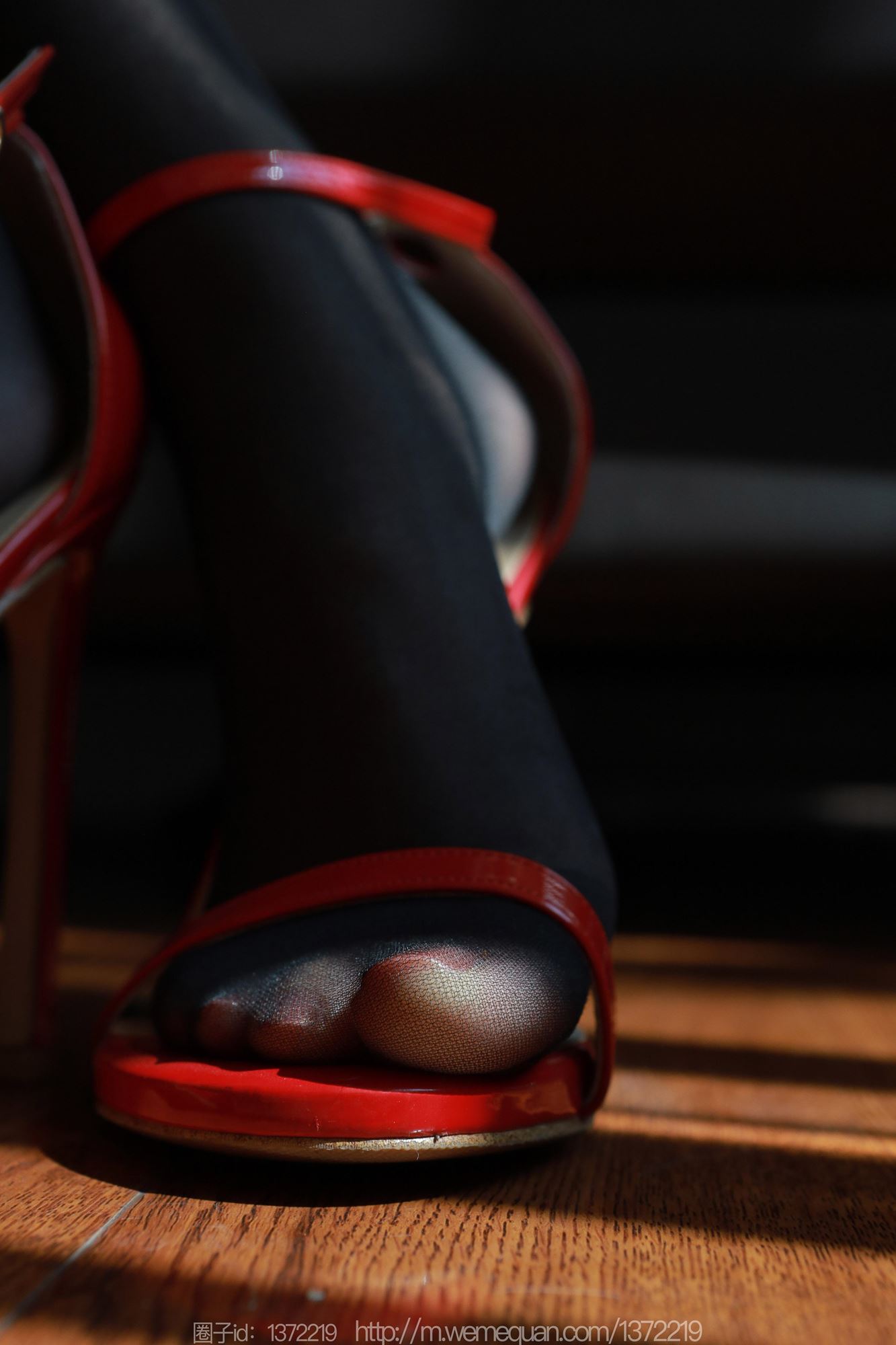 图片[32]-[IESS异思趣向] 2023.08.06 丝享家1499：团团《光影交错》[84P] – 速更版-美库