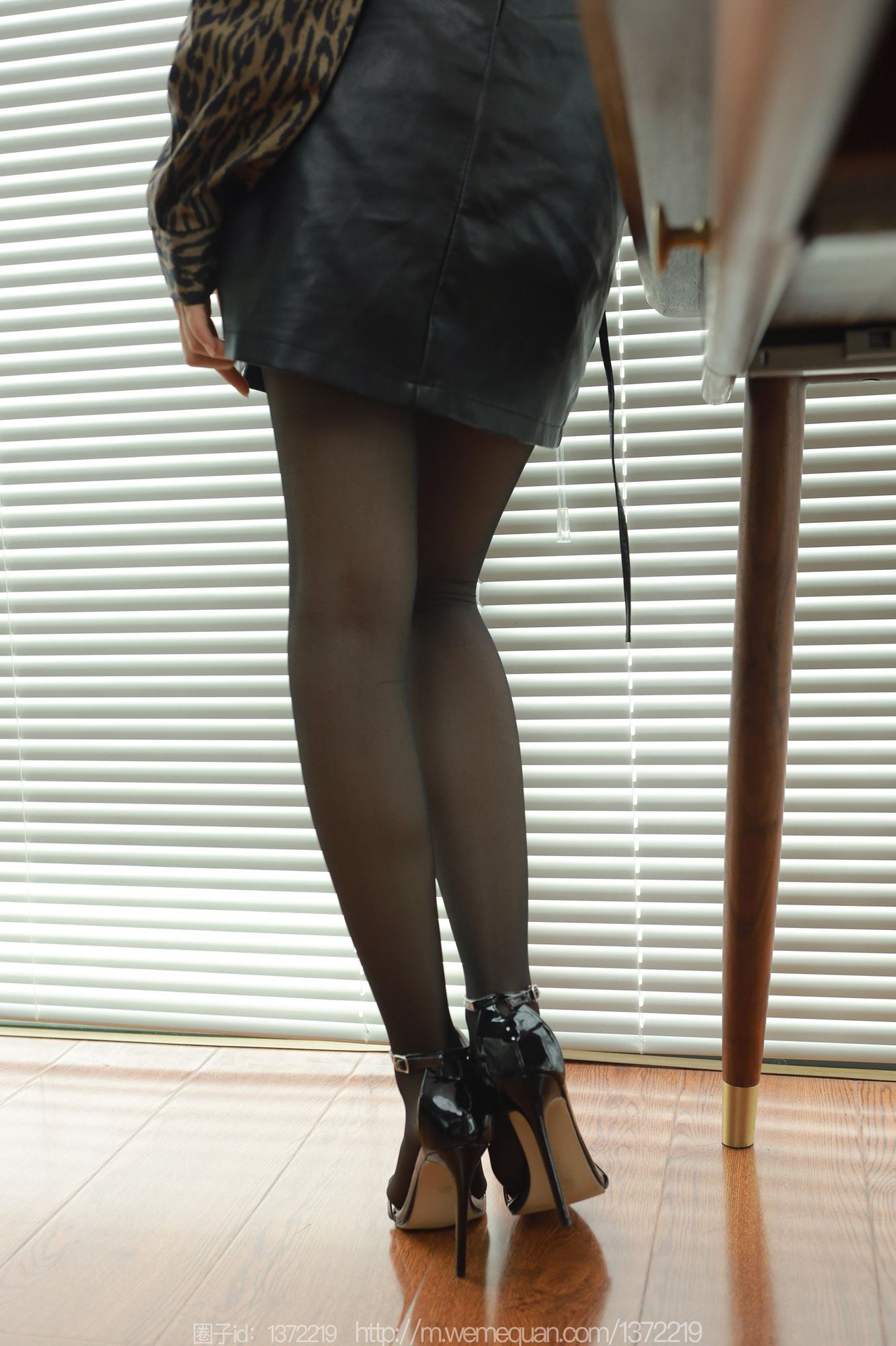 图片[32]-[IESS异思趣向] 2023.08.08 丝享家1501：小金《黑色指甲》[88P] – 速更版-美库