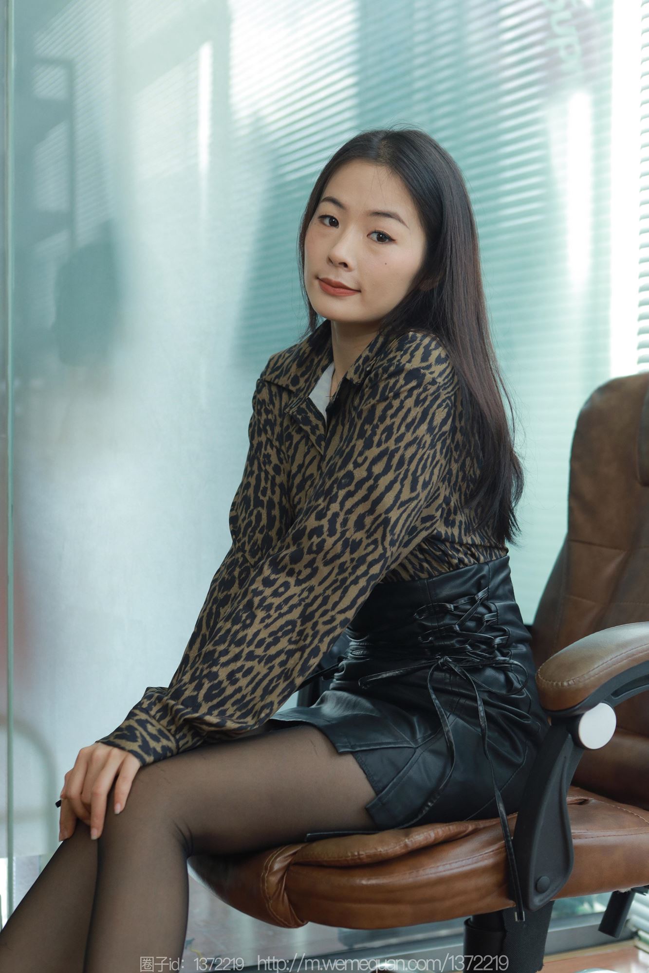 图片[37]-[IESS异思趣向] 2023.08.08 丝享家1501：小金《黑色指甲》[88P] – 速更版-美库