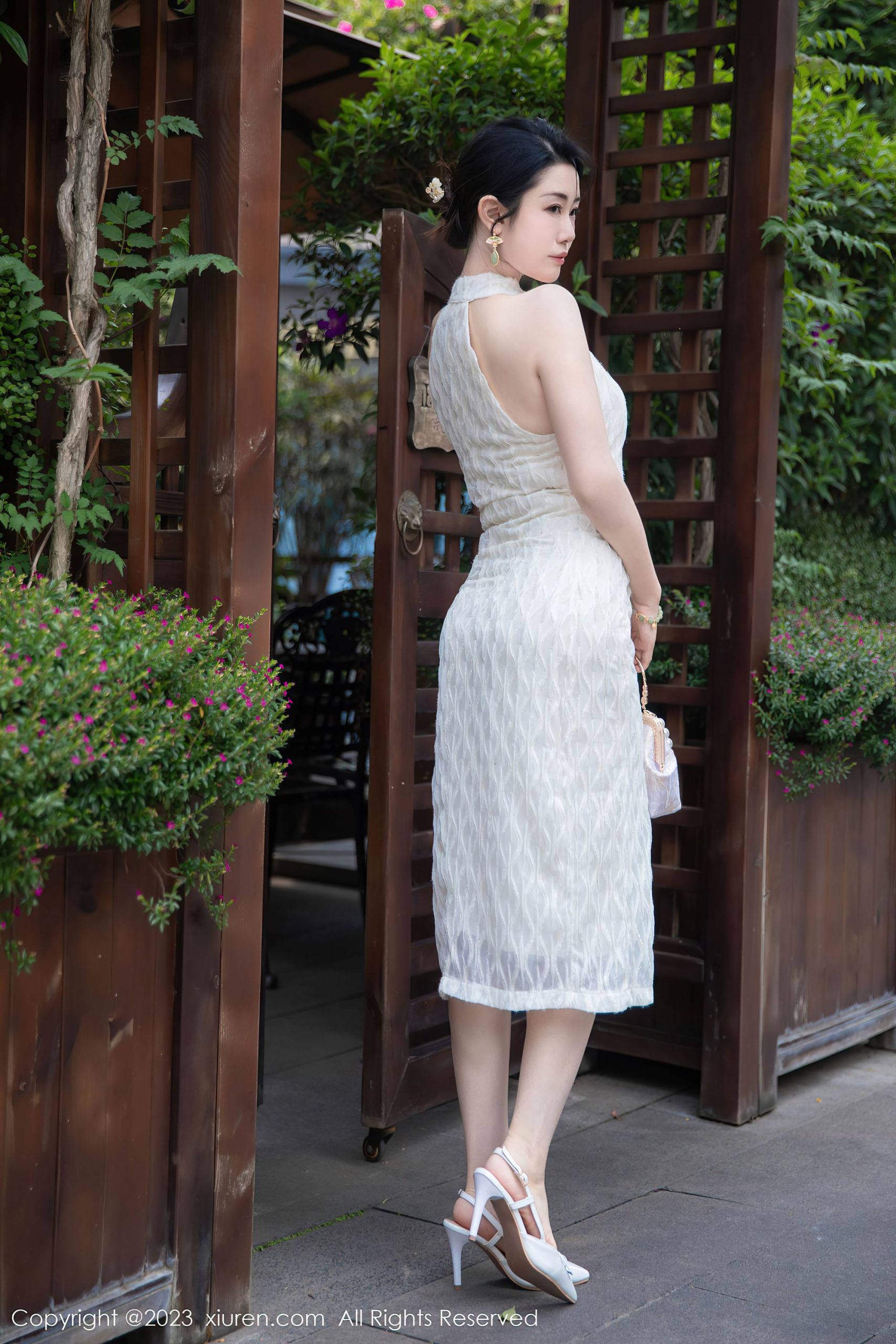 图片[16]-[XiuRen秀人网] 2023.09.25 No.7435 严利娅Yuliya 旗袍美臀[34P] – 速更版-美库