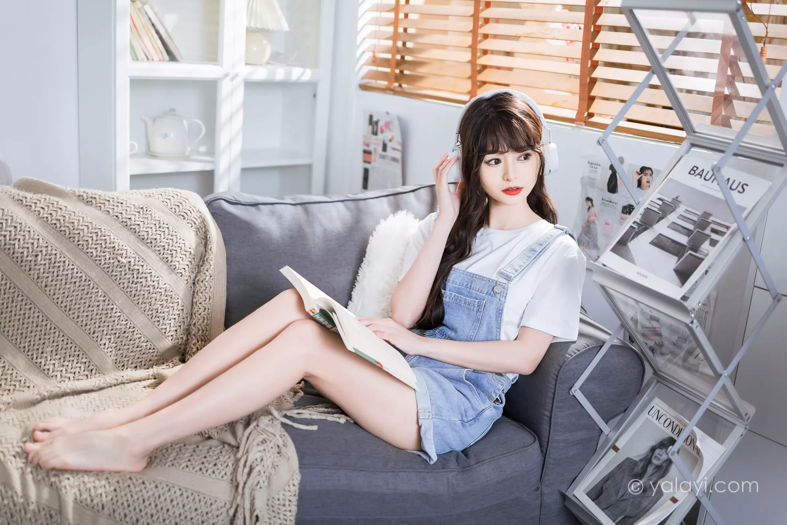 图片[47]-[YALAYI雅拉伊]2023.05.12 NO.1031 穿吊带牛仔裤的少女 小亭[45+1P] – 速更版-美库