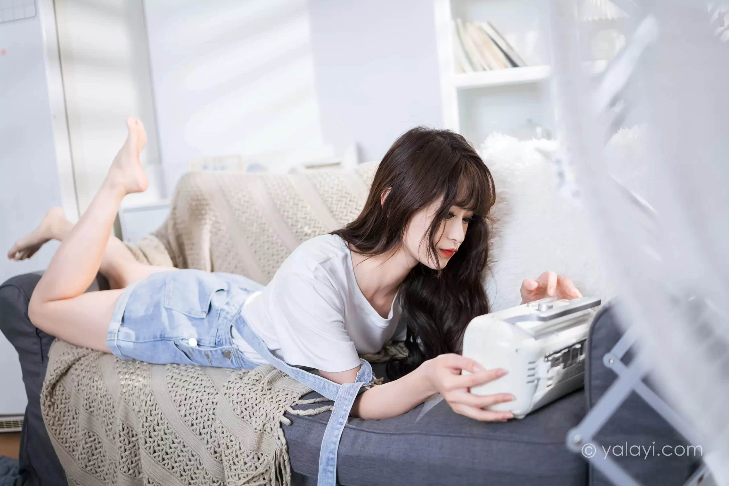 图片[26]-[YALAYI雅拉伊]2023.05.12 NO.1031 穿吊带牛仔裤的少女 小亭[45+1P] – 速更版-美库