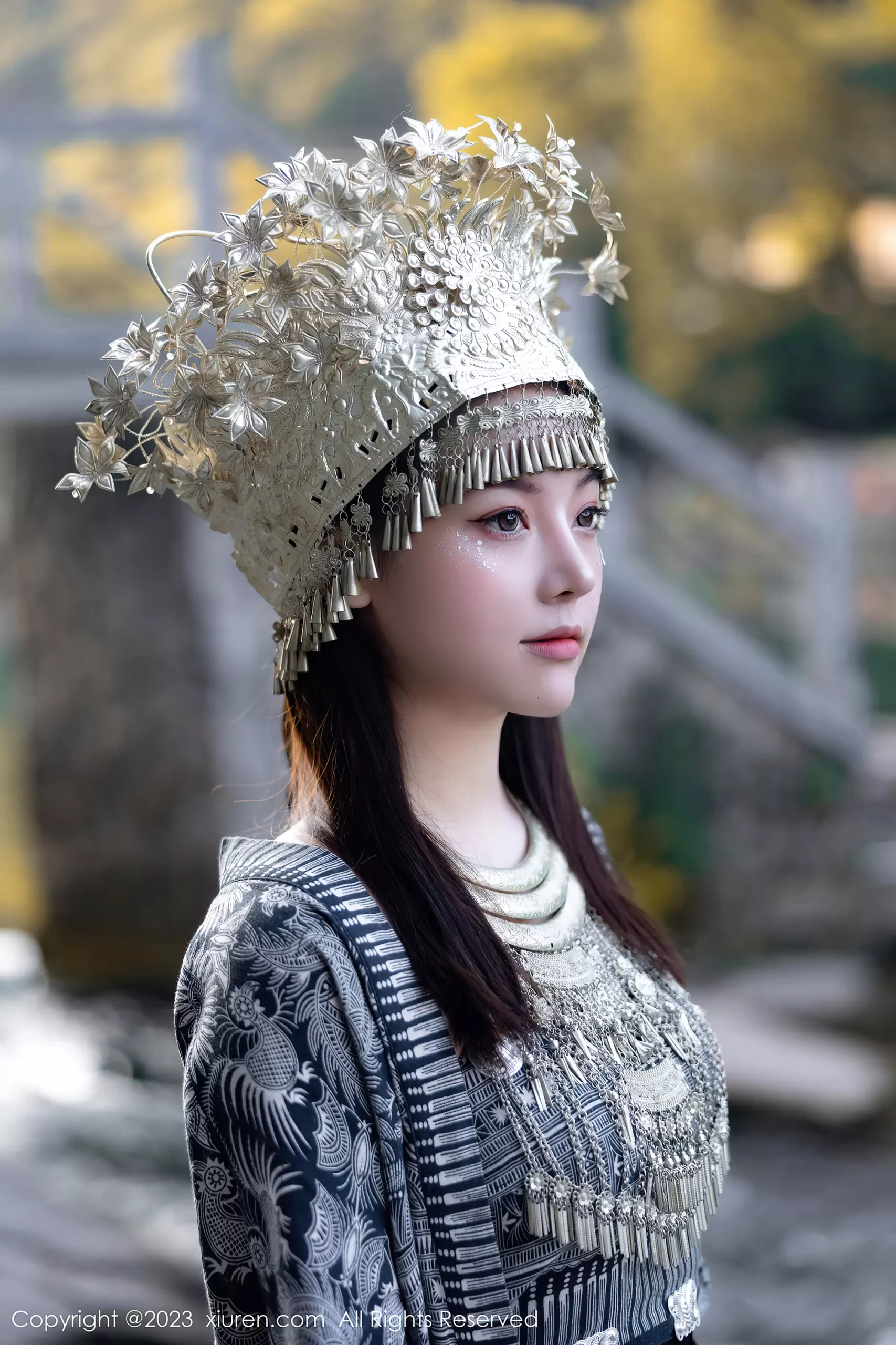 图片[12]-[XiuRen秀人网] 2023.09.27 No.7448 豆瓣酱 苗族服饰[30P] – 速更版-美库