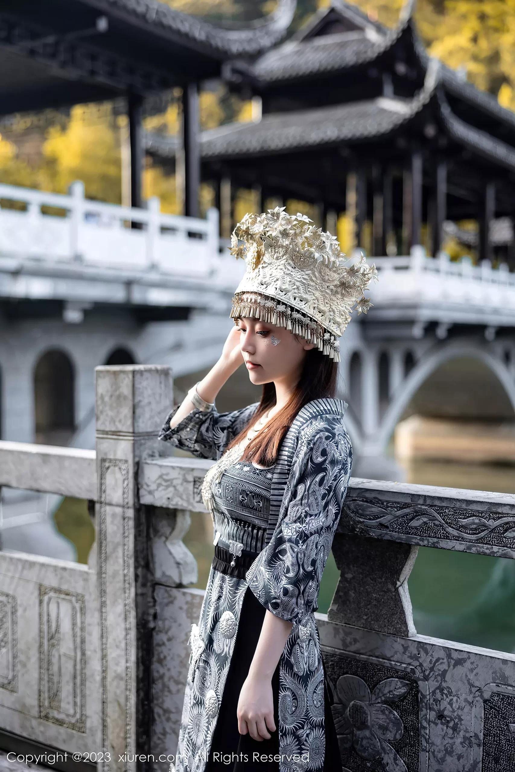 图片[18]-[XiuRen秀人网] 2023.09.27 No.7448 豆瓣酱 苗族服饰[30P] – 速更版-美库