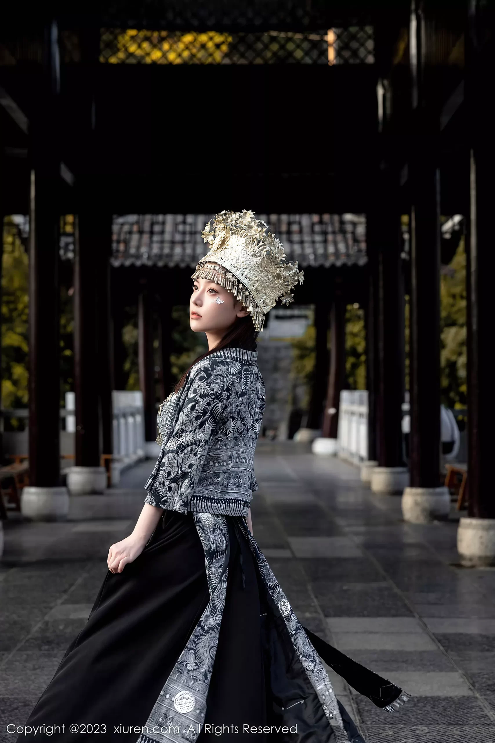 图片[21]-[XiuRen秀人网] 2023.09.27 No.7448 豆瓣酱 苗族服饰[30P] – 速更版-美库