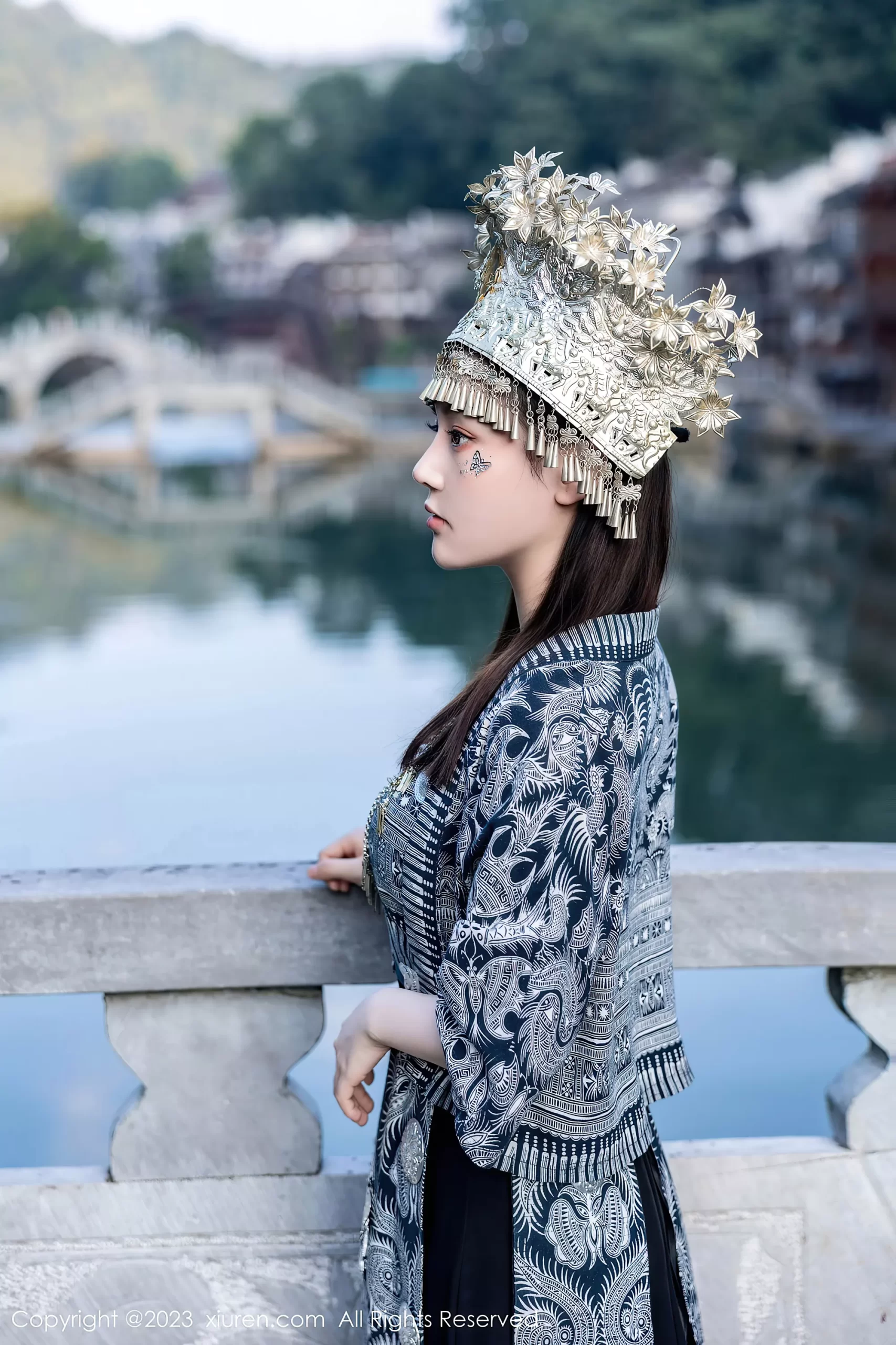 图片[26]-[XiuRen秀人网] 2023.09.27 No.7448 豆瓣酱 苗族服饰[30P] – 速更版-美库