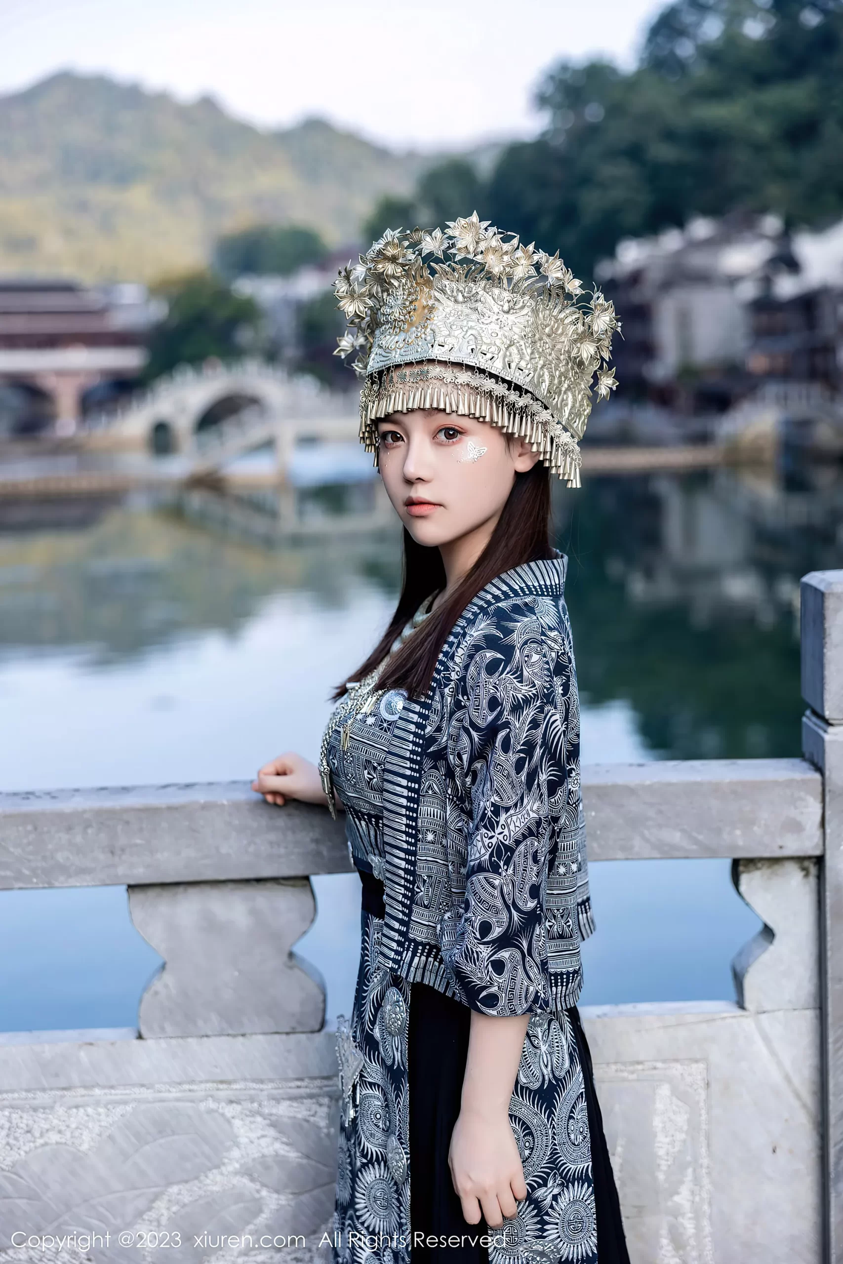 图片[27]-[XiuRen秀人网] 2023.09.27 No.7448 豆瓣酱 苗族服饰[30P] – 速更版-美库