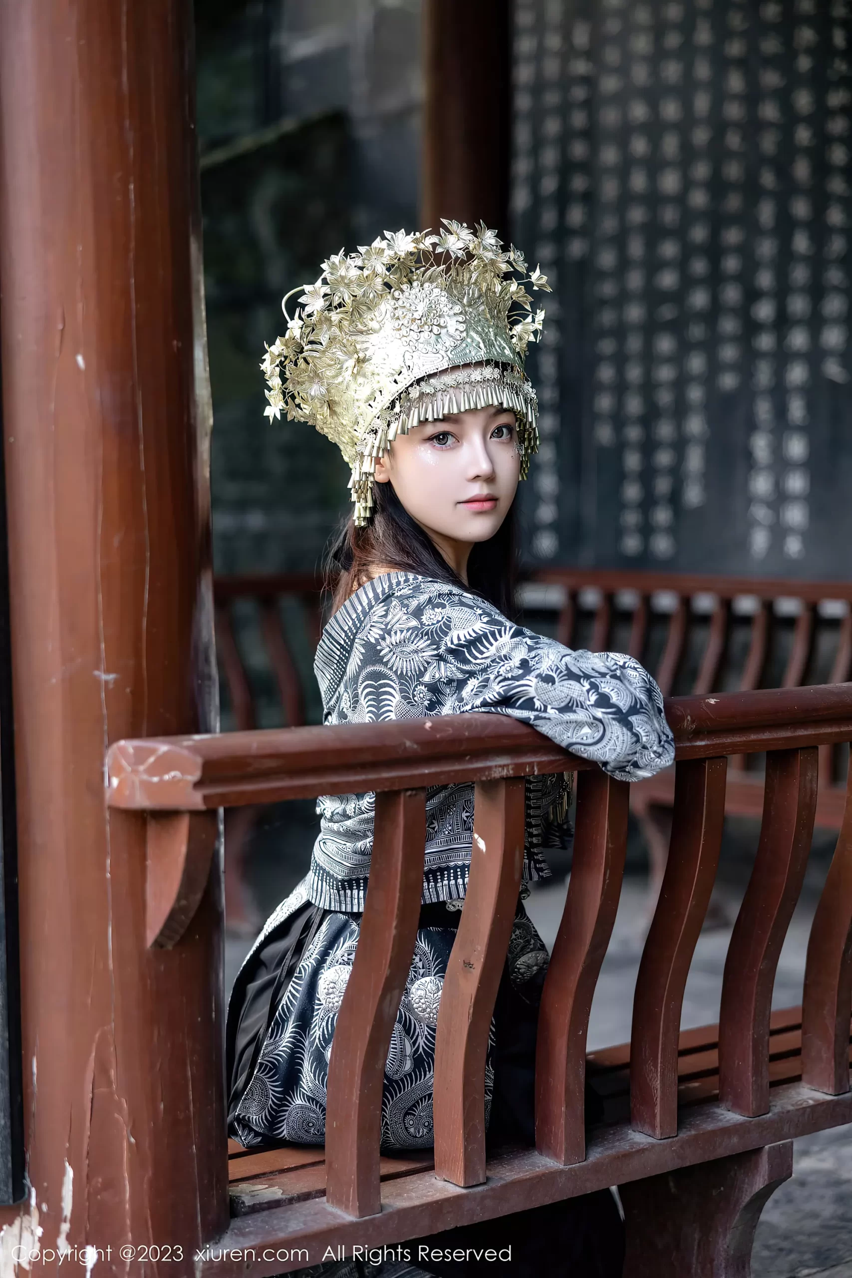 图片[29]-[XiuRen秀人网] 2023.09.27 No.7448 豆瓣酱 苗族服饰[30P] – 速更版-美库