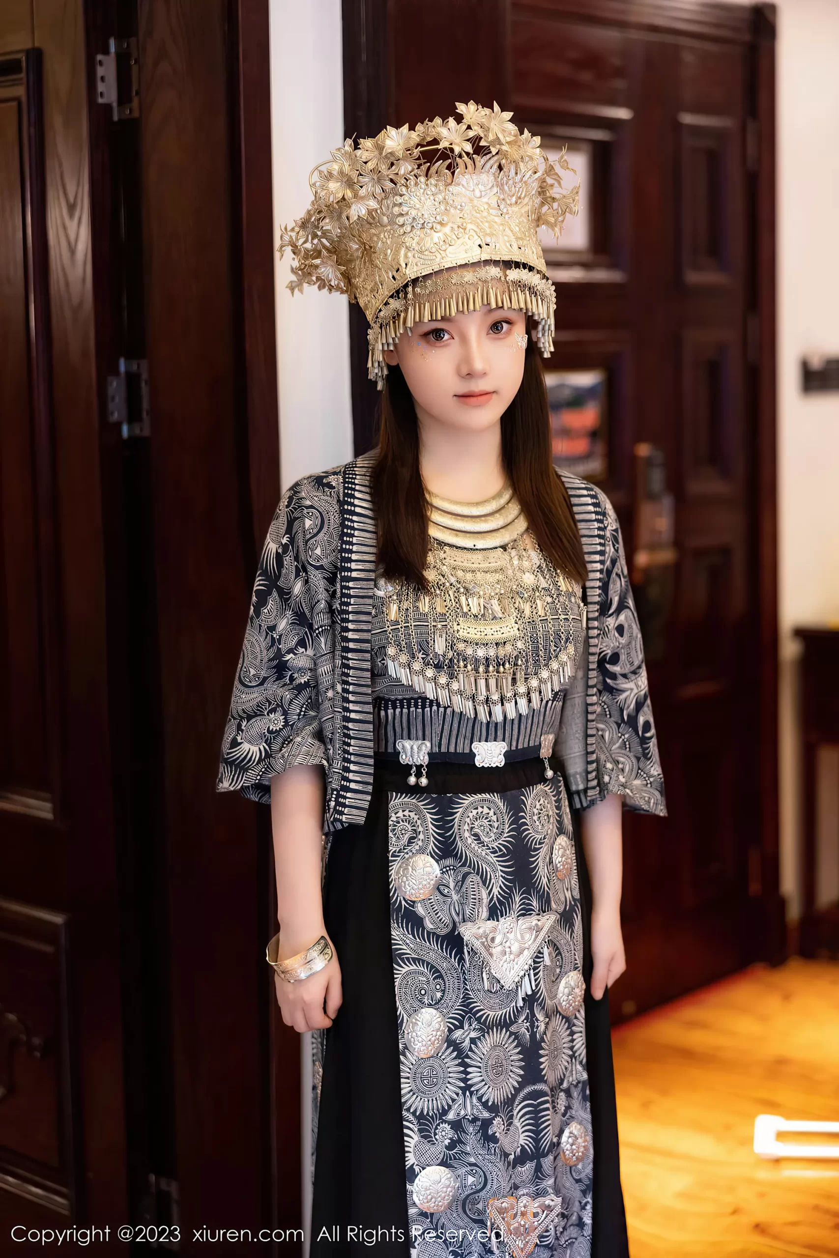 图片[30]-[XiuRen秀人网] 2023.09.27 No.7448 豆瓣酱 苗族服饰[30P] – 速更版-美库