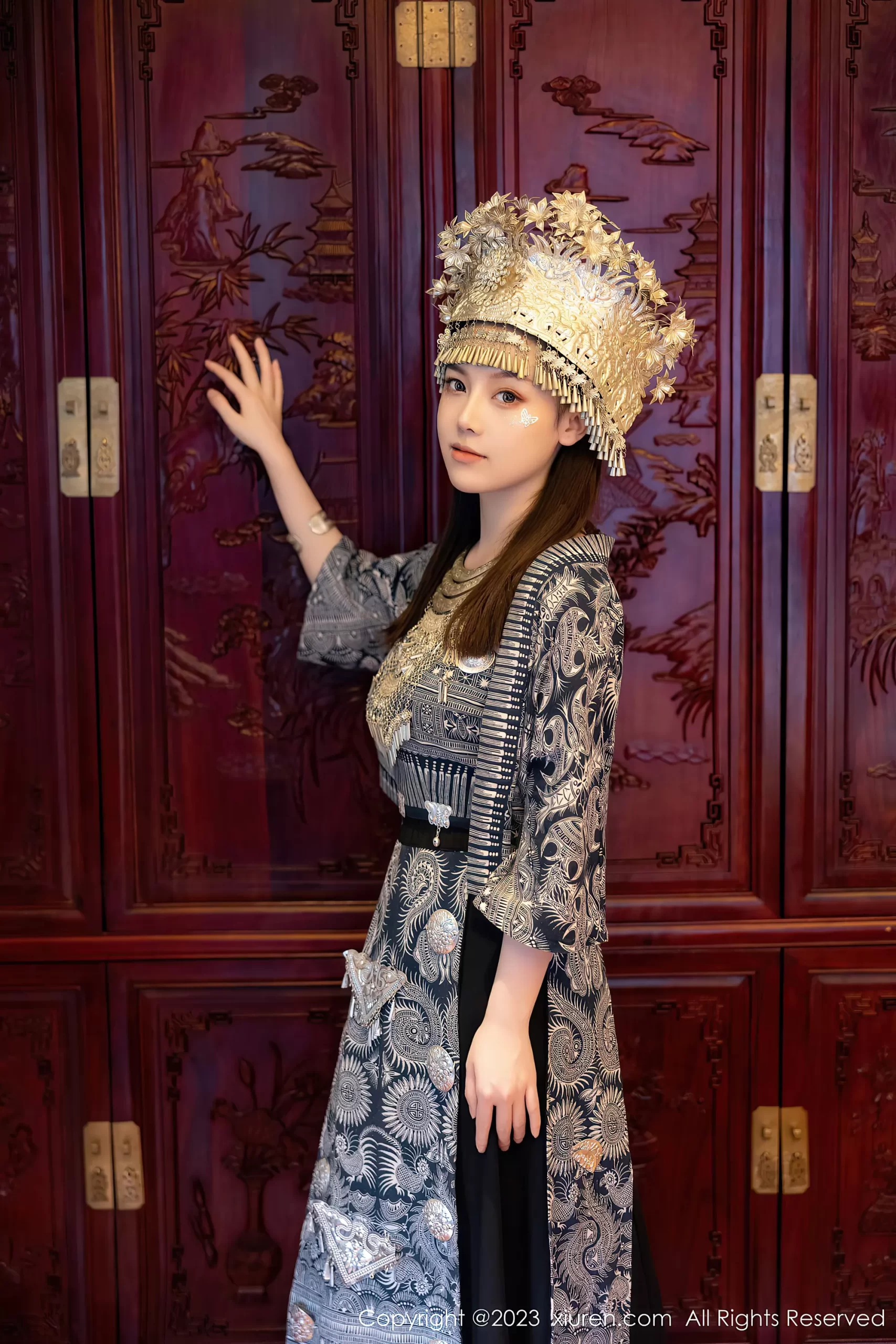 图片[31]-[XiuRen秀人网] 2023.09.27 No.7448 豆瓣酱 苗族服饰[30P] – 速更版-美库