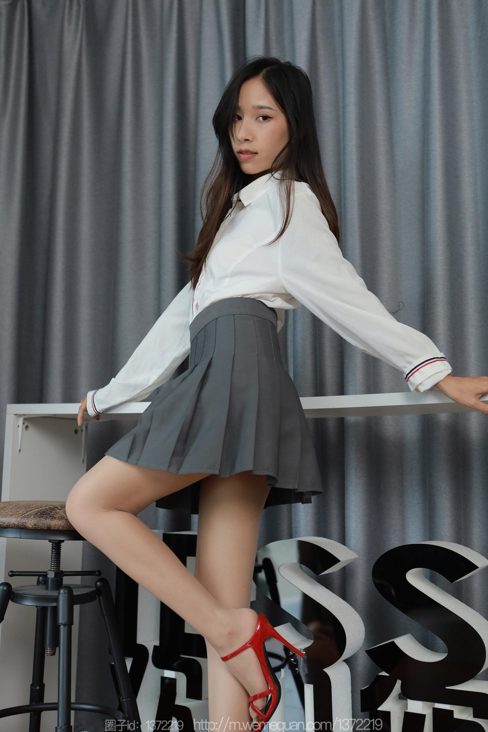 图片[22]-[IESS异思趣向] 2023.08.29 丝享家1519：美子《俏皮百褶裙》[86P] – 速更版-美库