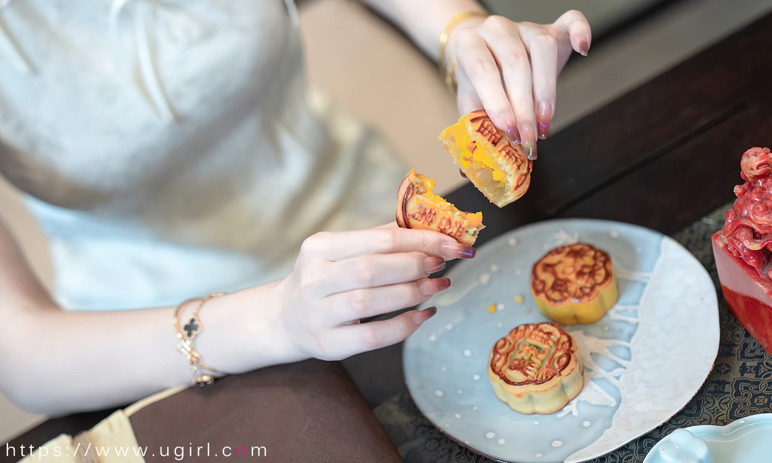 图片[24]-[爱尤物]2023 NO.2674 节日主题 青树[35P] – 速更版-美库