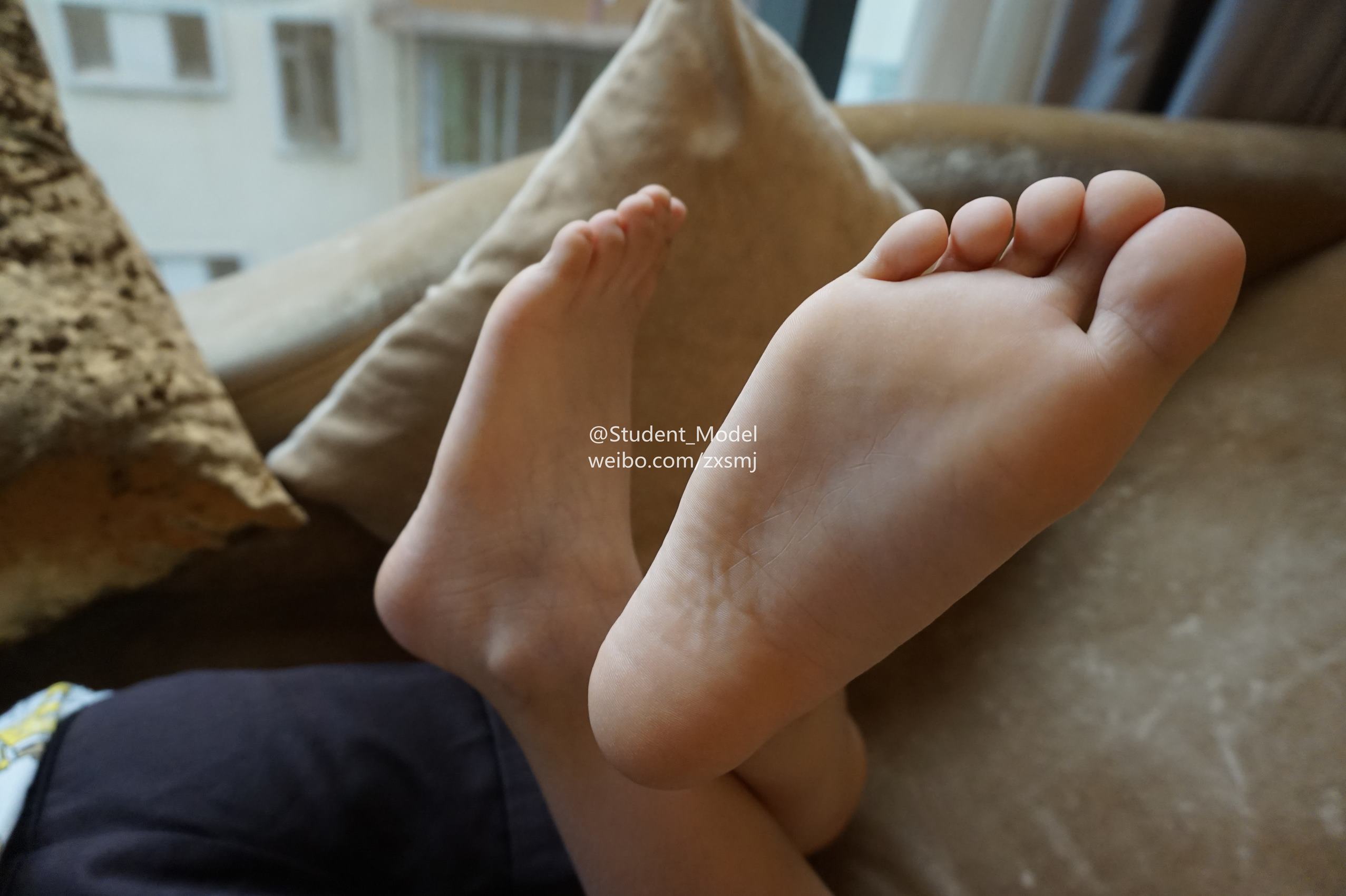 图片[23]-students学生美腿每足 021 培培 [70P] – 速更版-美库