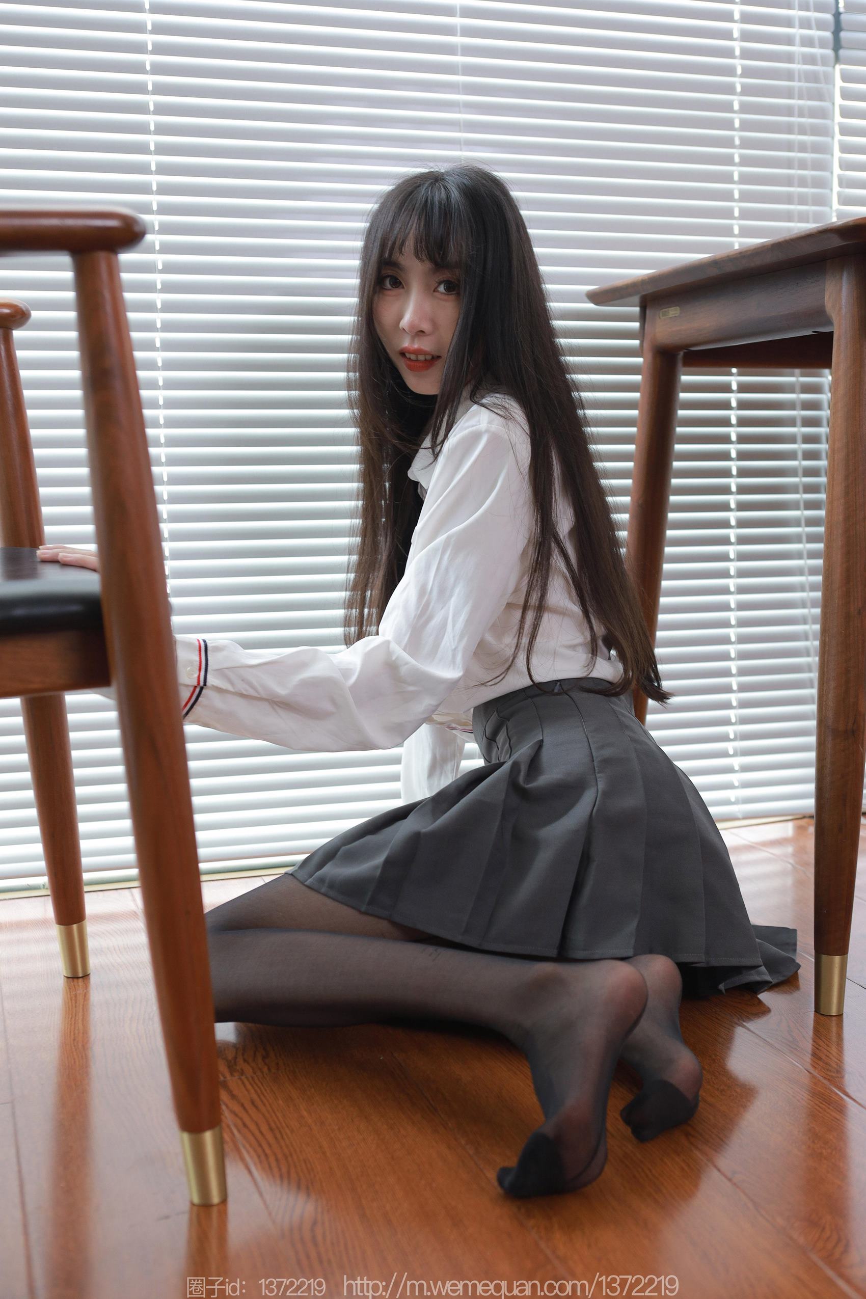 图片[30]-[IESS异思趣向] 2023.09.18 丝享家1536：团团《长腿百褶裙》[82P] – 速更版-美库