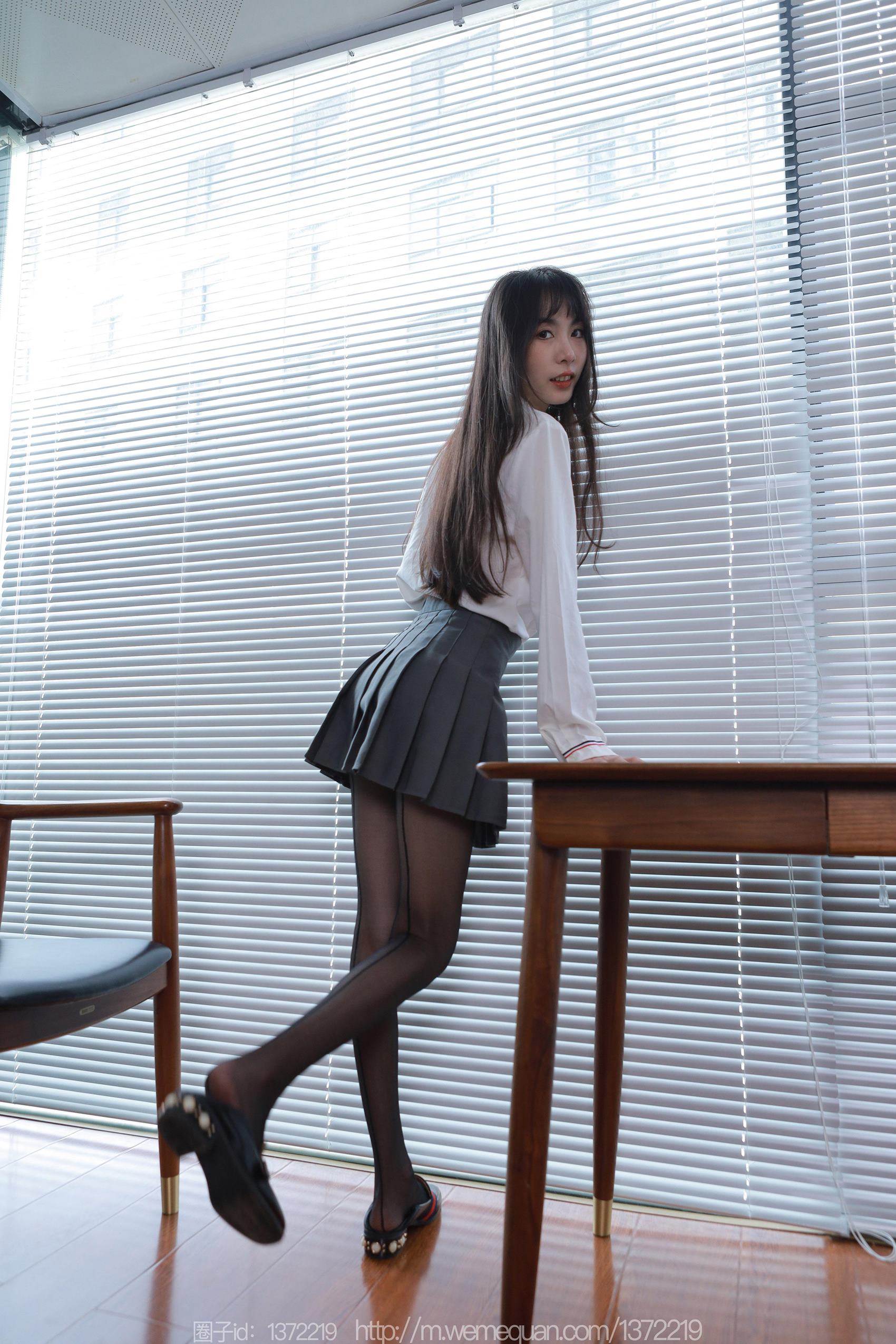 图片[41]-[IESS异思趣向] 2023.09.18 丝享家1536：团团《长腿百褶裙》[82P] – 速更版-美库