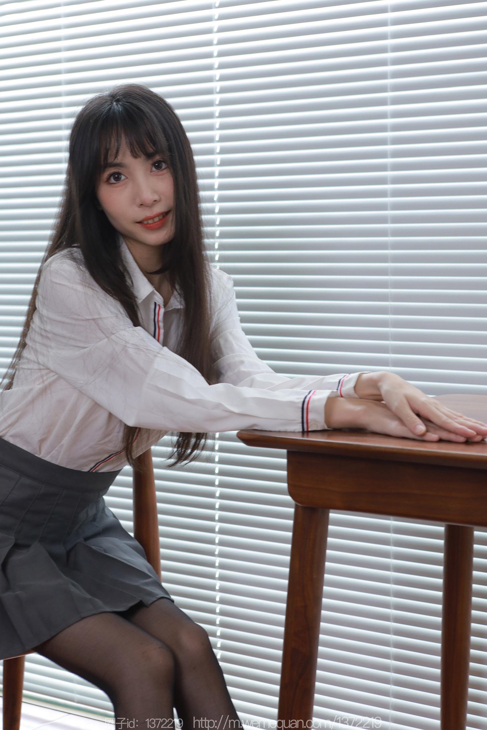 图片[48]-[IESS异思趣向] 2023.09.18 丝享家1536：团团《长腿百褶裙》[82P] – 速更版-美库