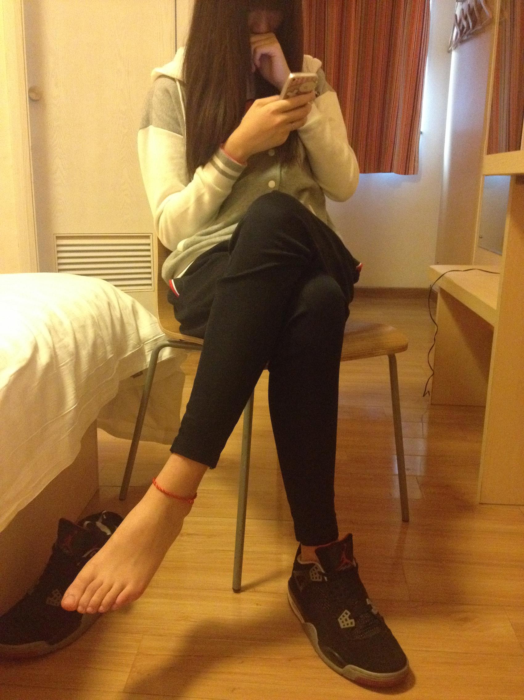 图片[32]-students学生美腿每足 049 珊珊Ⅲ 脚图（ShanShan学妹运动鞋）（绝版珍藏） [60P] – 速更版-美库