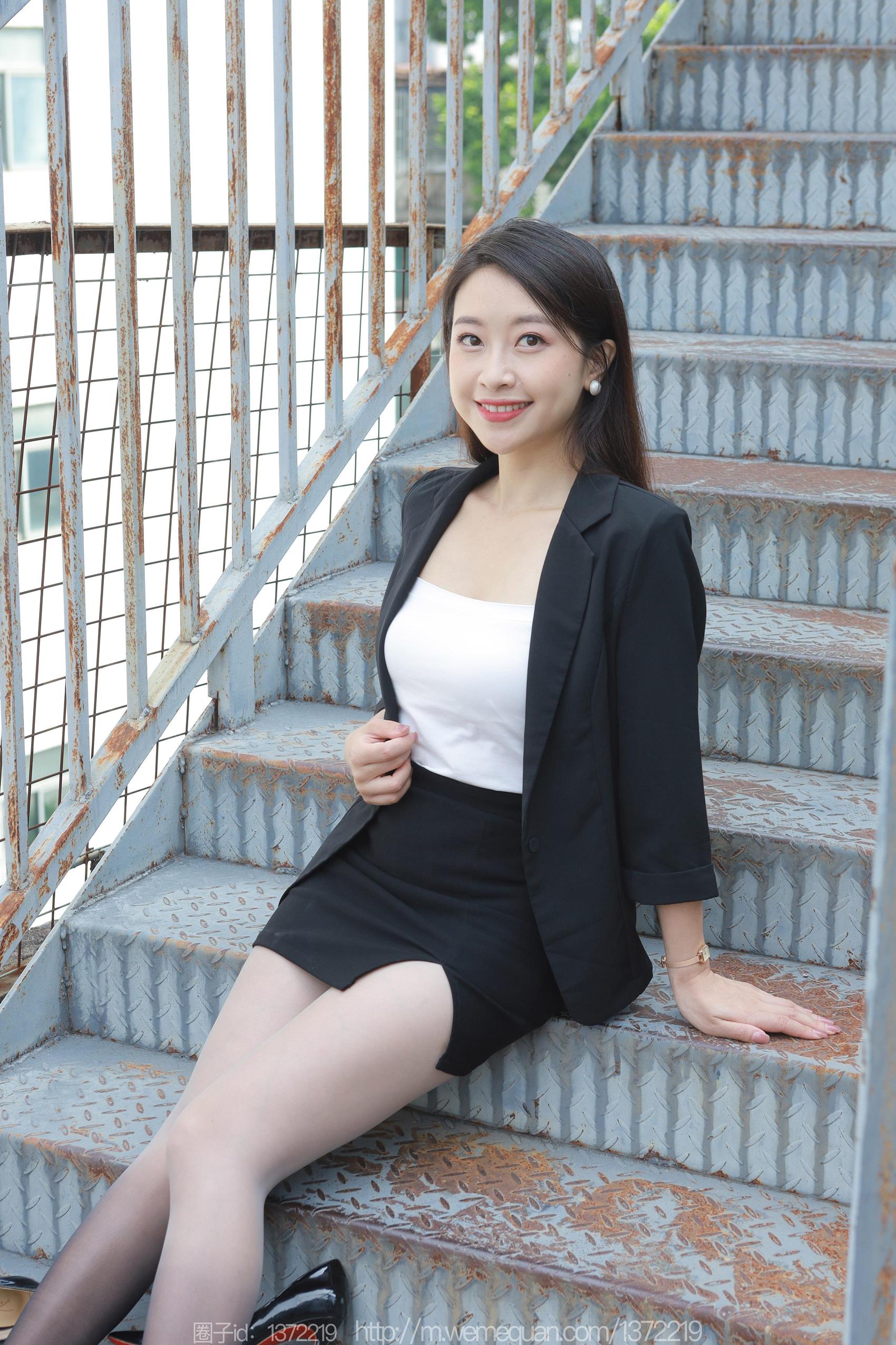 图片[29]-[IESS异思趣向] 2023.09.28 丝享家1545：小婕《黑白灰渐变》[84P] – 速更版-美库