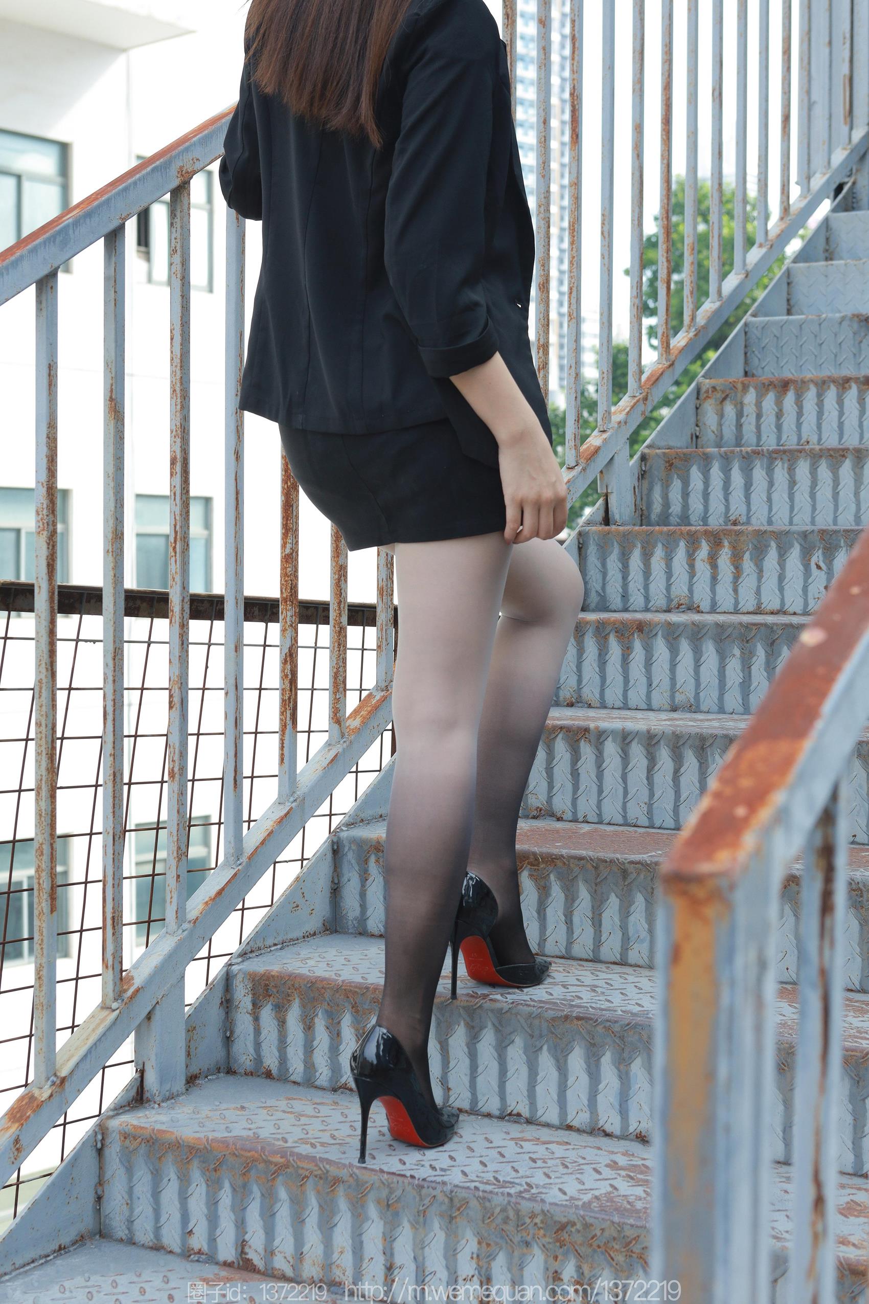 图片[50]-[IESS异思趣向] 2023.09.28 丝享家1545：小婕《黑白灰渐变》[84P] – 速更版-美库