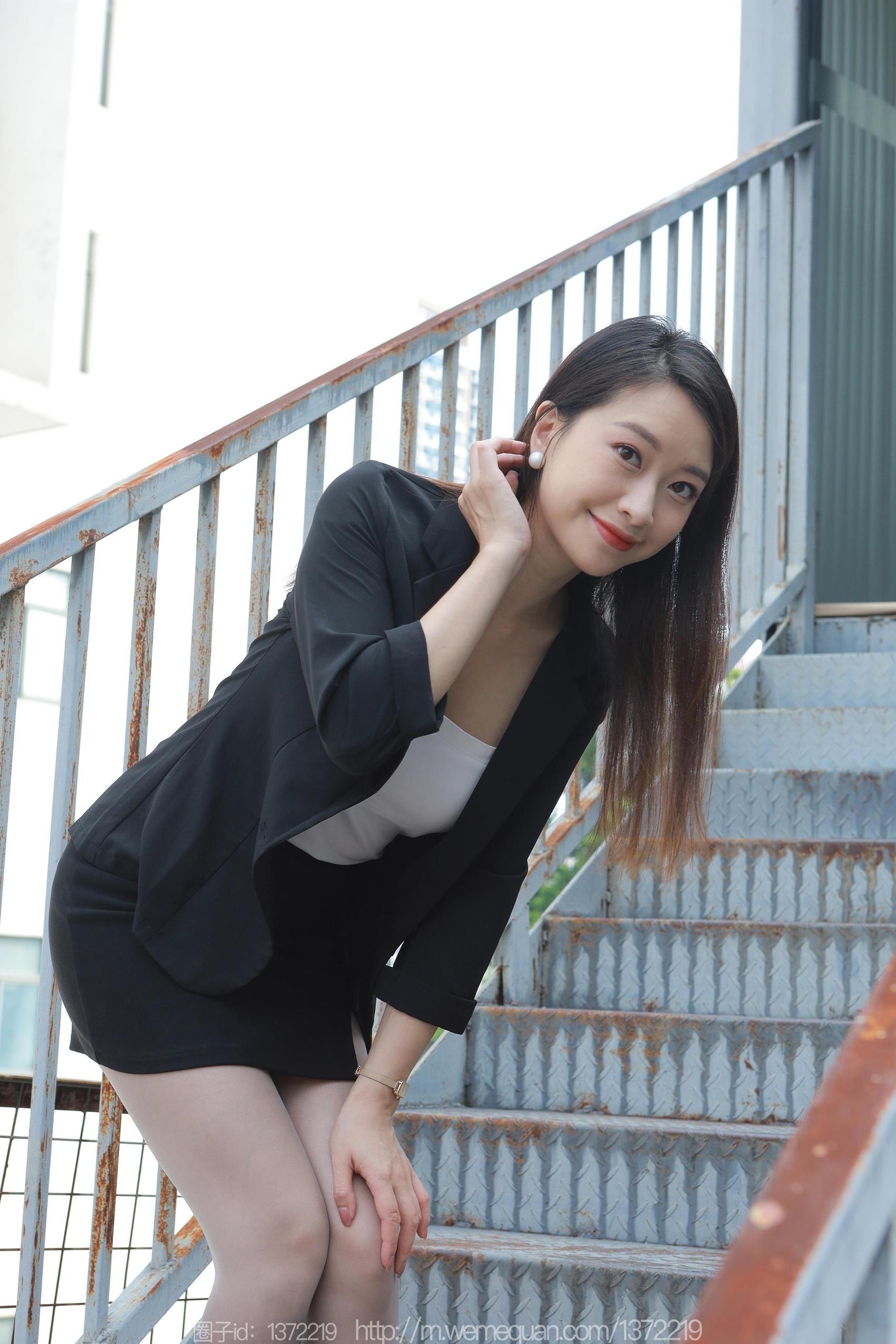 图片[57]-[IESS异思趣向] 2023.09.28 丝享家1545：小婕《黑白灰渐变》[84P] – 速更版-美库