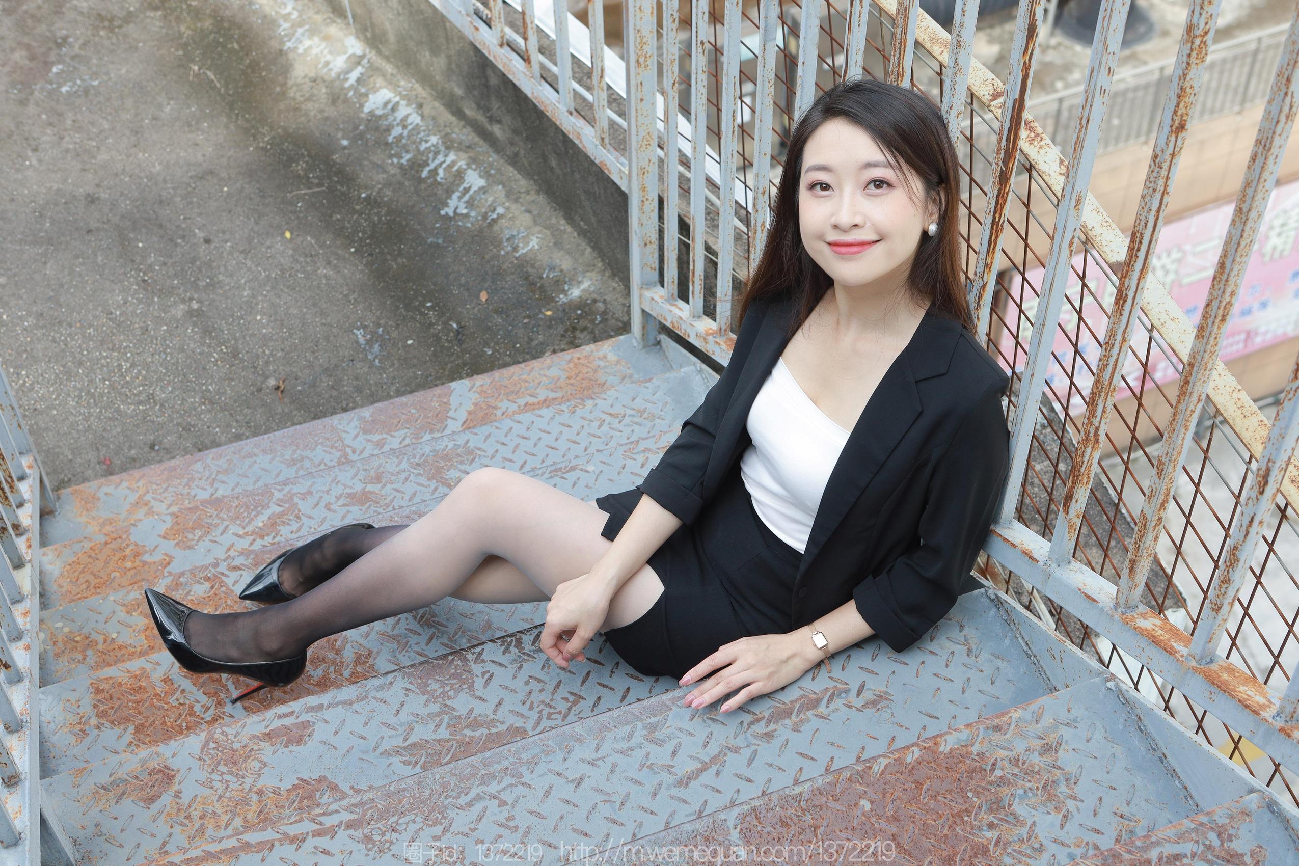 图片[63]-[IESS异思趣向] 2023.09.28 丝享家1545：小婕《黑白灰渐变》[84P] – 速更版-美库