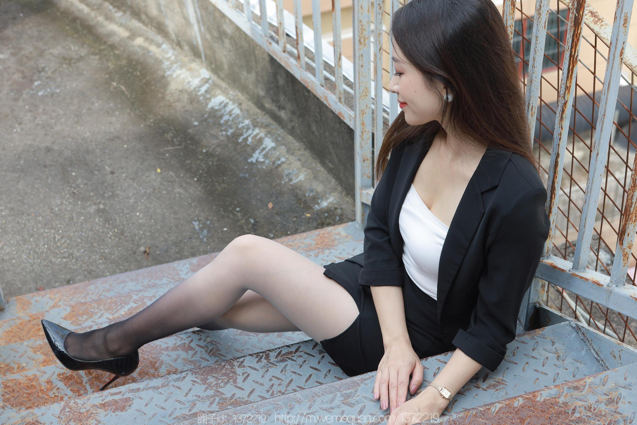 图片[65]-[IESS异思趣向] 2023.09.28 丝享家1545：小婕《黑白灰渐变》[84P] – 速更版-美库