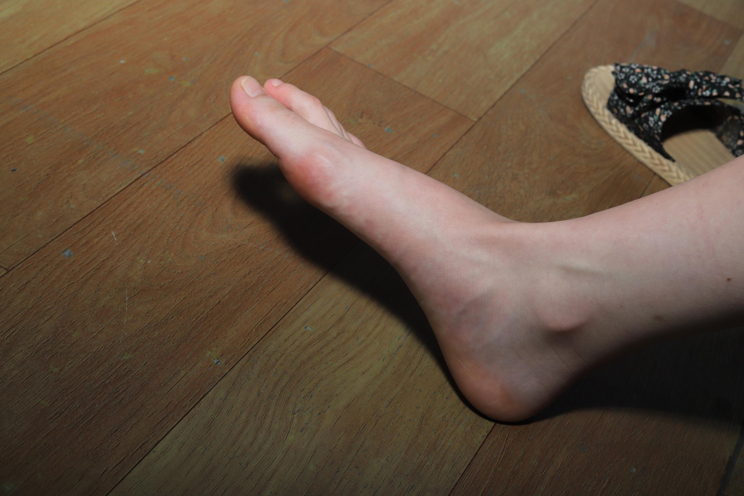 图片[10]-Pary摄影 NO.064 珊珊实习期再次展示39码修长大白脚[150P] – 速更版-美库