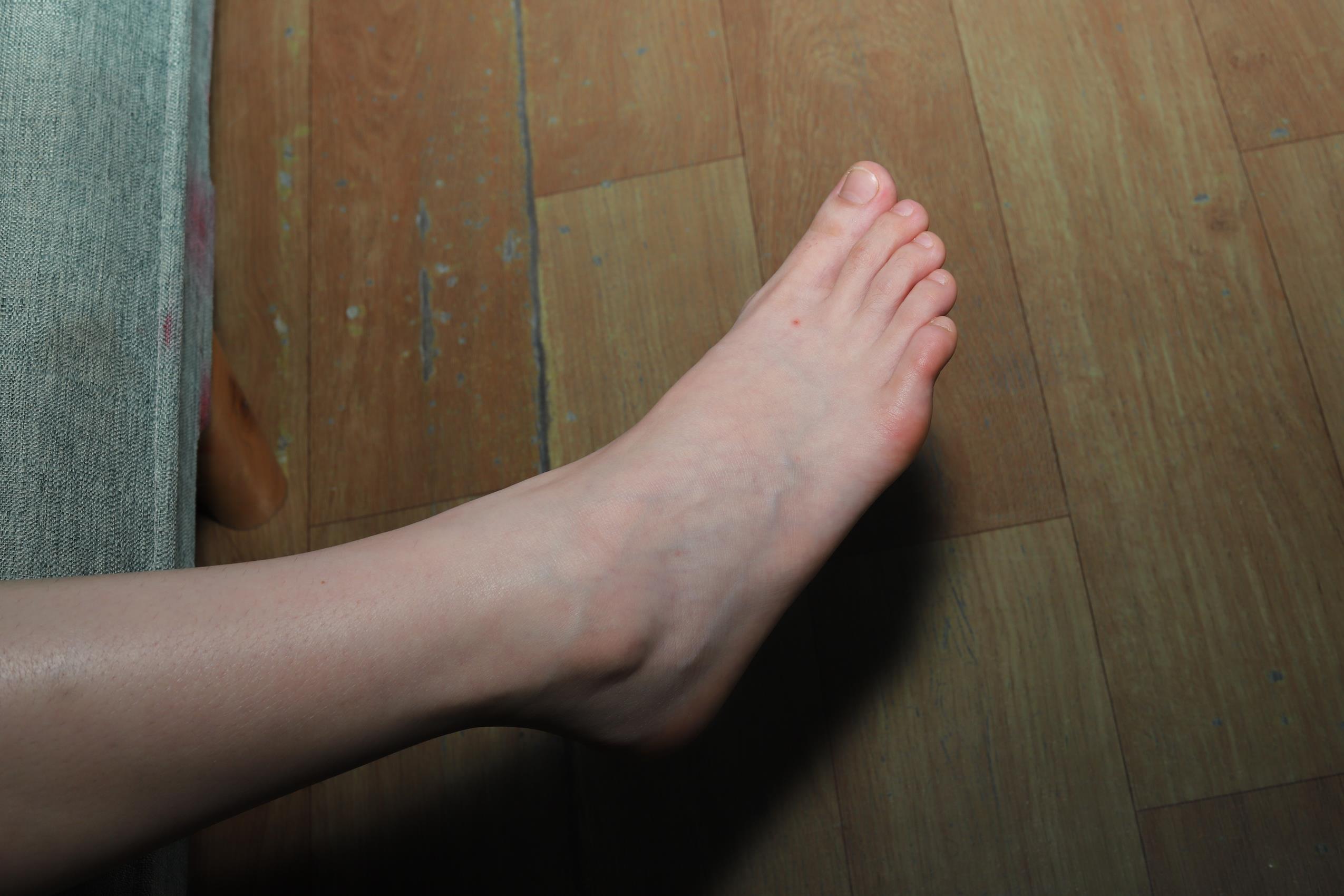 图片[16]-Pary摄影 NO.064 珊珊实习期再次展示39码修长大白脚[150P] – 速更版-美库