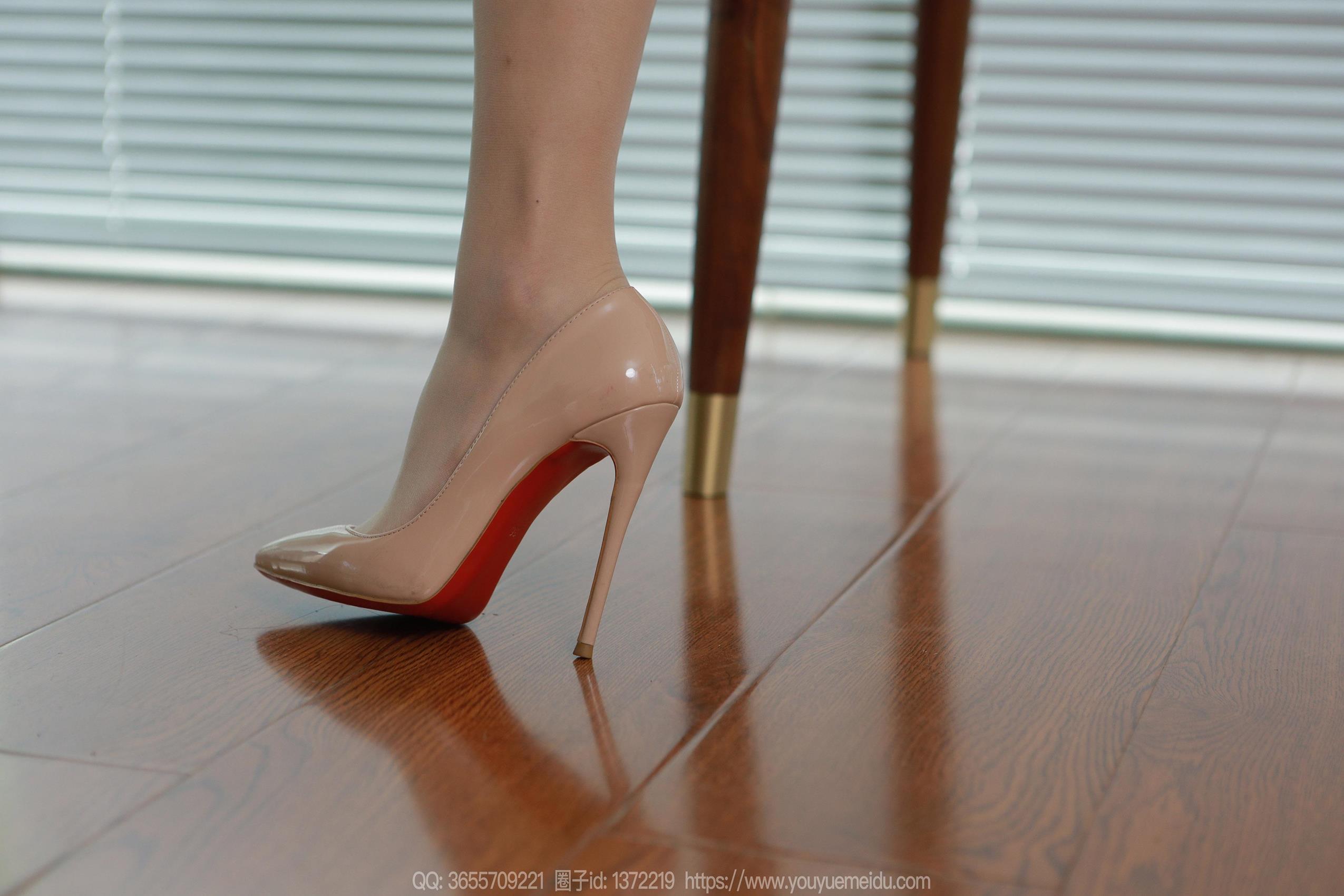 图片[44]-[IESS异思趣向] 2023.10.10 丝享家1555：小宝《黄色战袍》[82P] – 速更版-美库