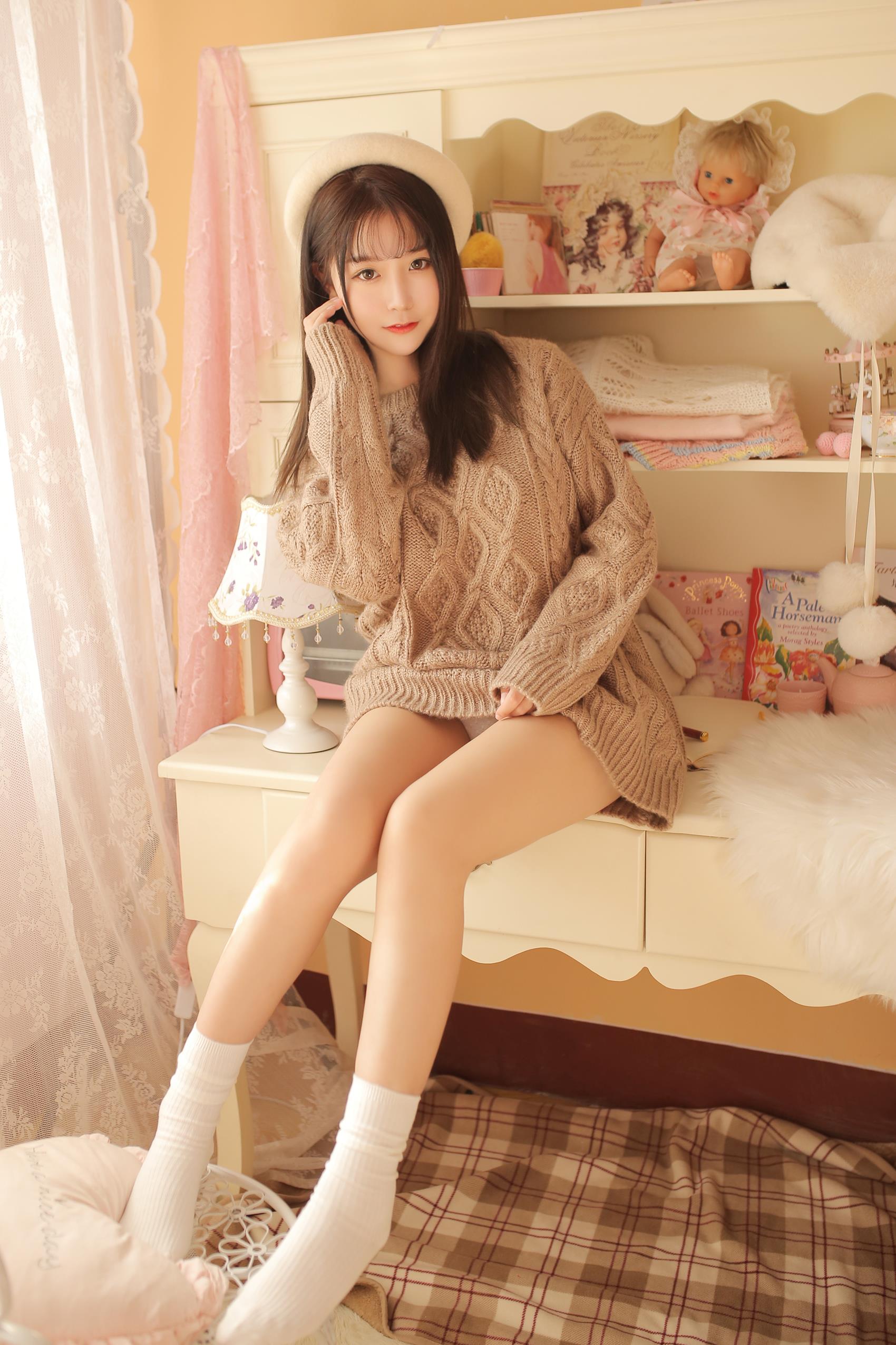 图片[15]-网紅Coser@ 猫九酱 驼色毛衣[34P] – 速更版-美库