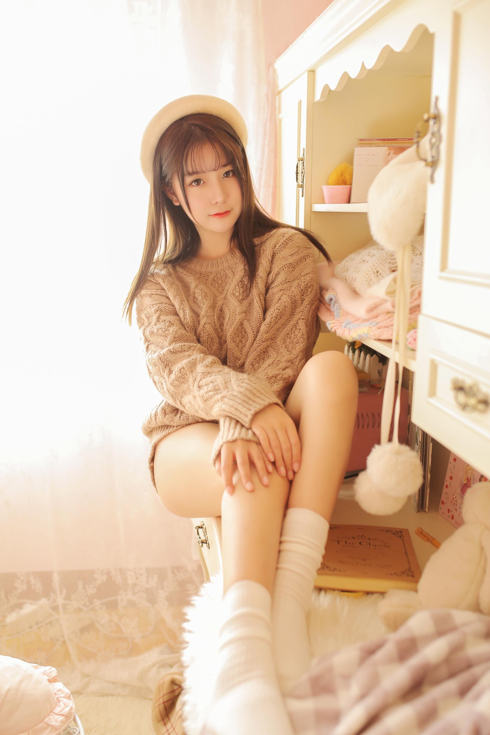 图片[22]-网紅Coser@ 猫九酱 驼色毛衣[34P] – 速更版-美库