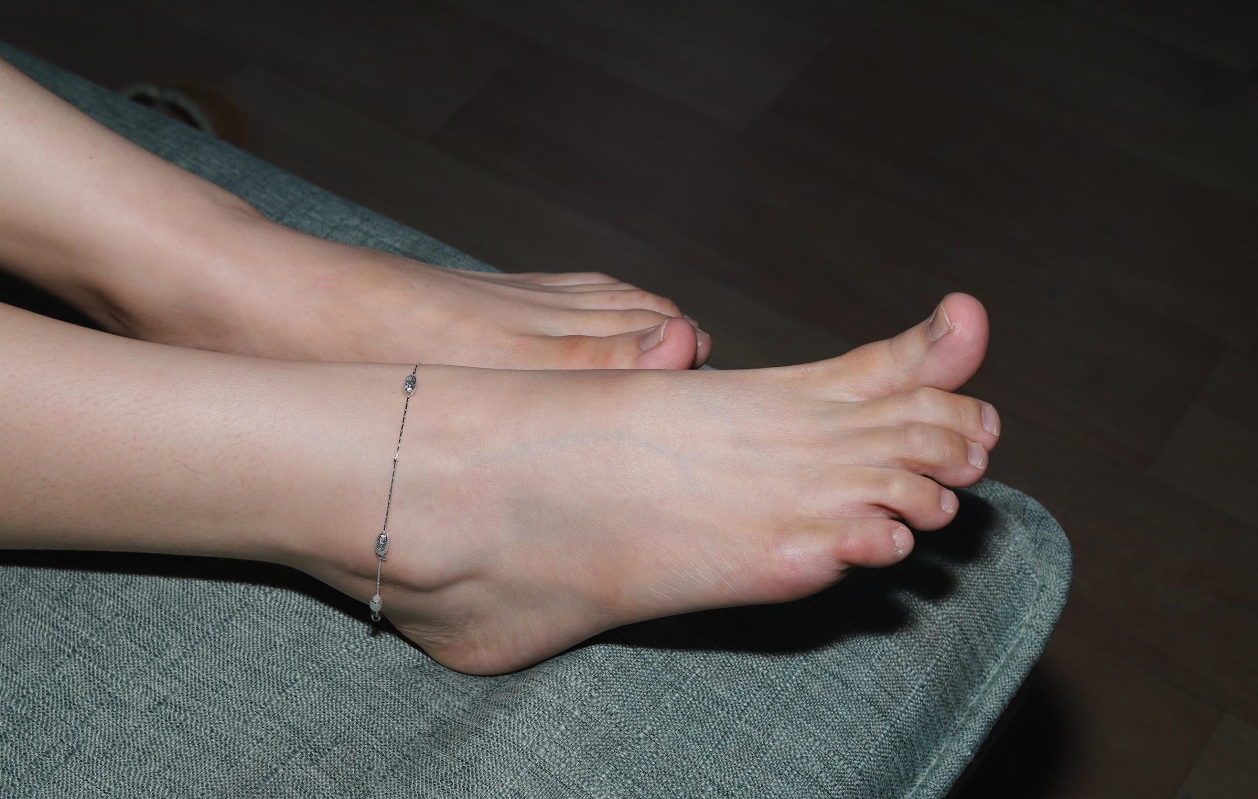 图片[19]-Pary摄影 NO.067 身材高挑的新模小吴展示38码大美脚[80P] – 速更版-美库