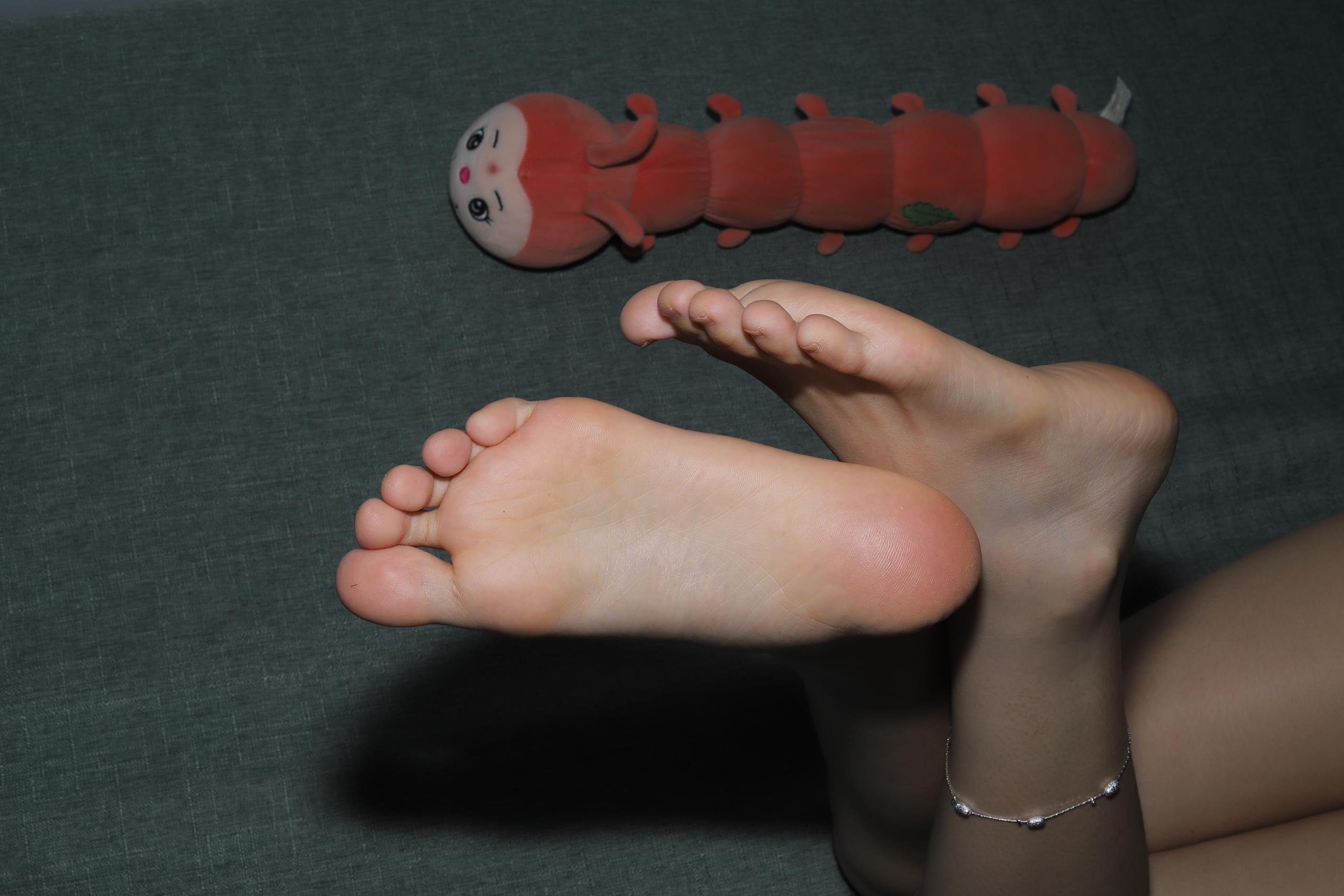 图片[27]-Pary摄影 NO.067 身材高挑的新模小吴展示38码大美脚[80P] – 速更版-美库