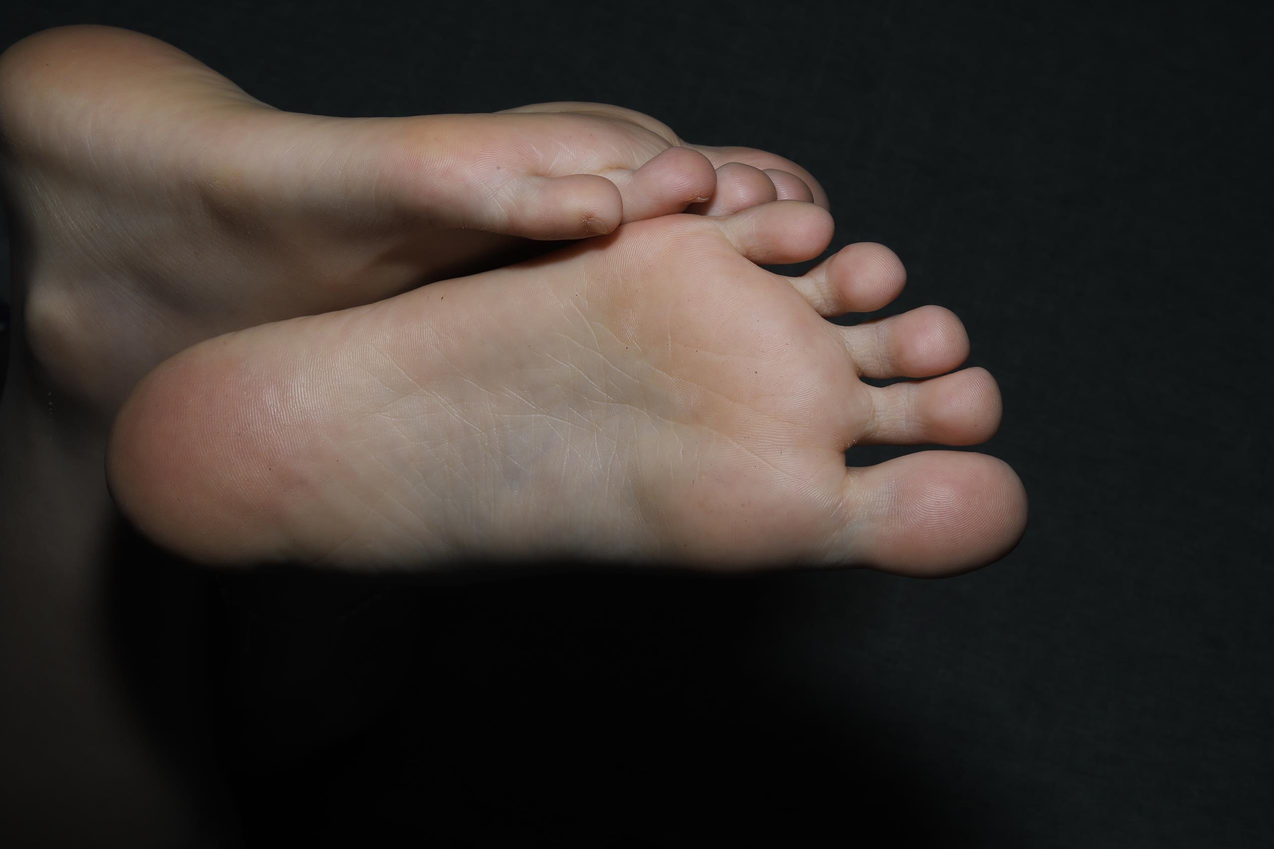 图片[70]-Pary摄影 NO.067 身材高挑的新模小吴展示38码大美脚[80P] – 速更版-美库