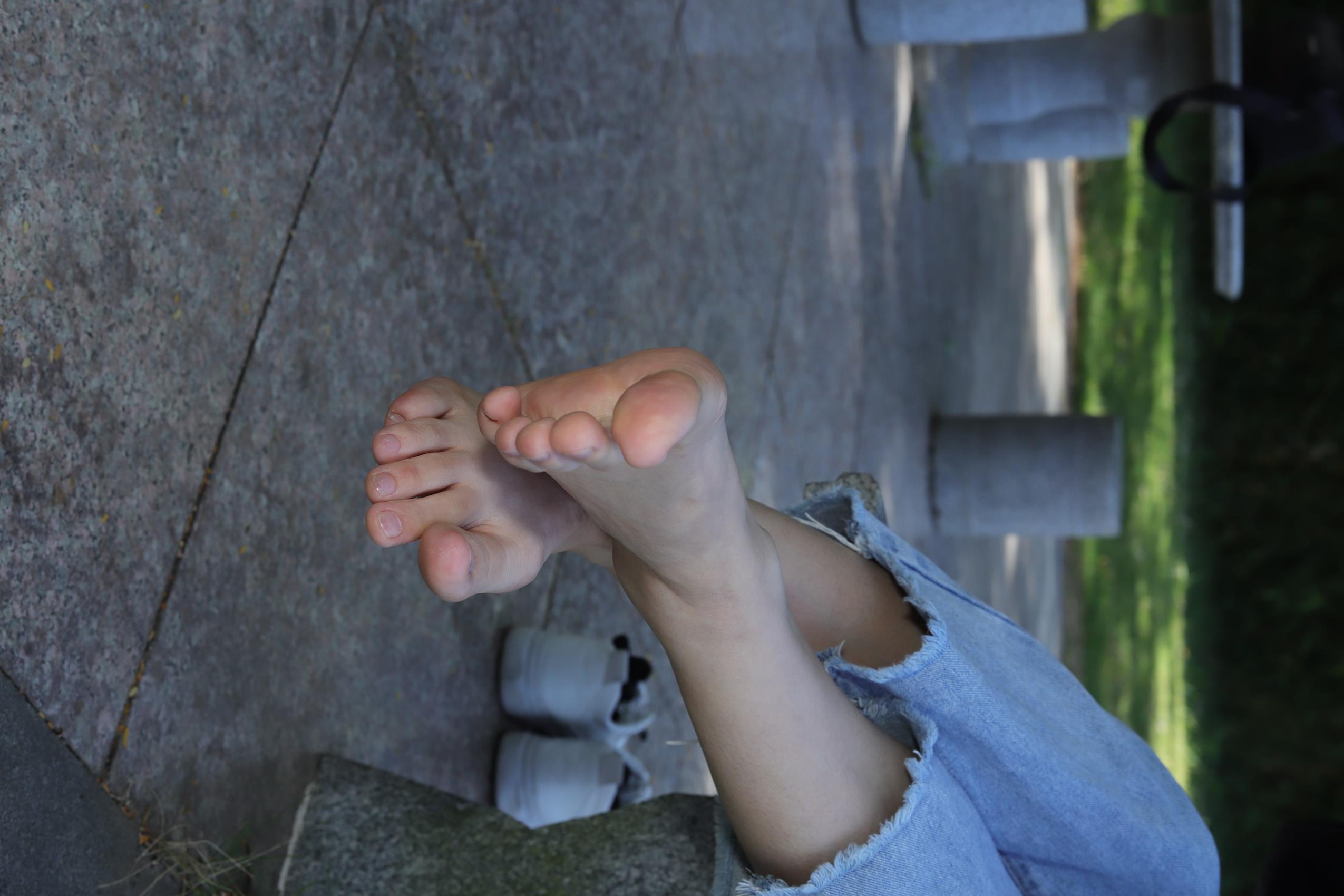 图片[52]-Pary摄影 NO.068 极品美女小芳公园脱掉鞋袜展示极品美脚[86P] – 速更版-美库