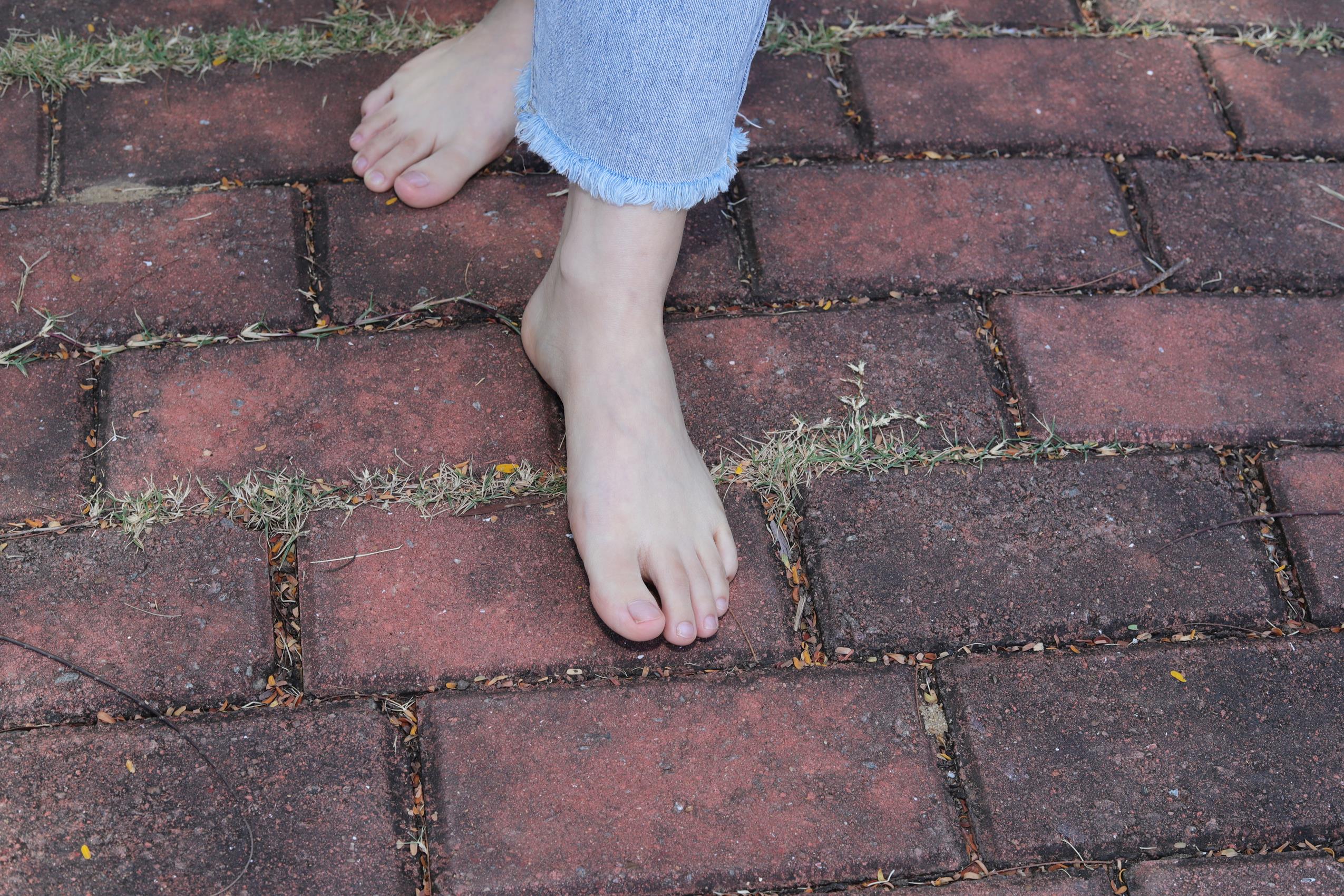 图片[54]-Pary摄影 NO.068 极品美女小芳公园脱掉鞋袜展示极品美脚[86P] – 速更版-美库