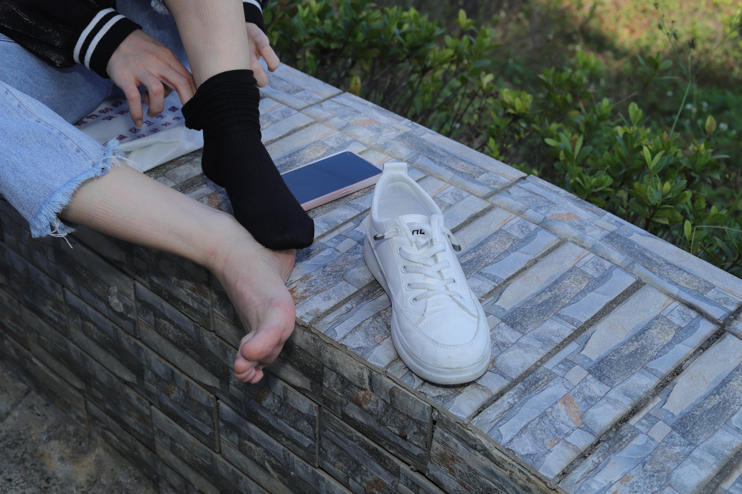 图片[86]-Pary摄影 NO.068 极品美女小芳公园脱掉鞋袜展示极品美脚[86P] – 速更版-美库