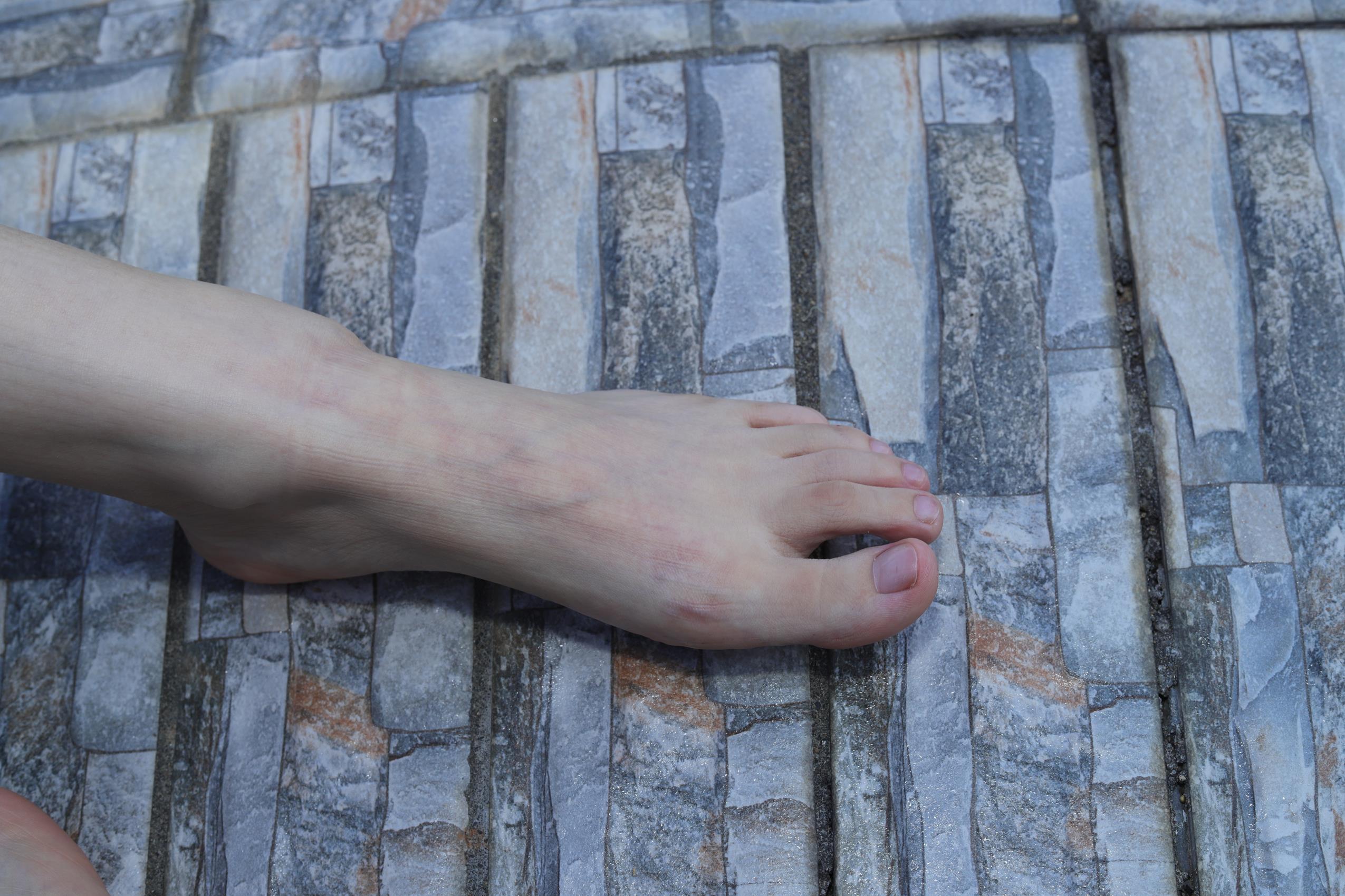 图片[85]-Pary摄影 NO.068 极品美女小芳公园脱掉鞋袜展示极品美脚[86P] – 速更版-美库