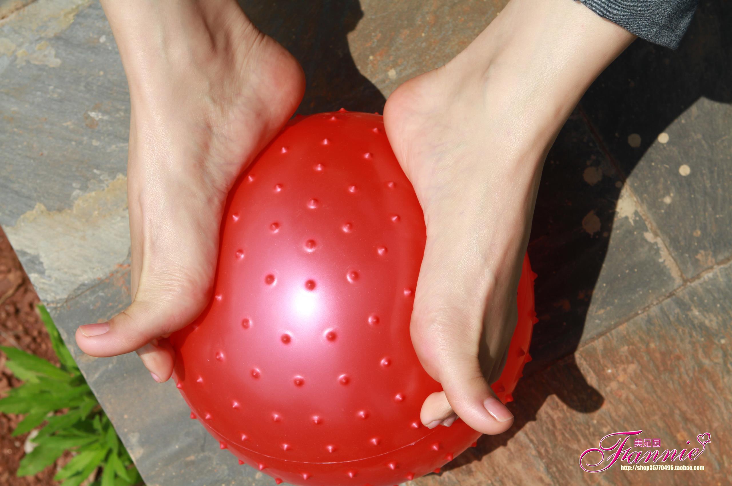 图片[32]-Fannie芬妮每足园 No.276 裸足高跟黑丝特辑 [120P] – 速更版-美库