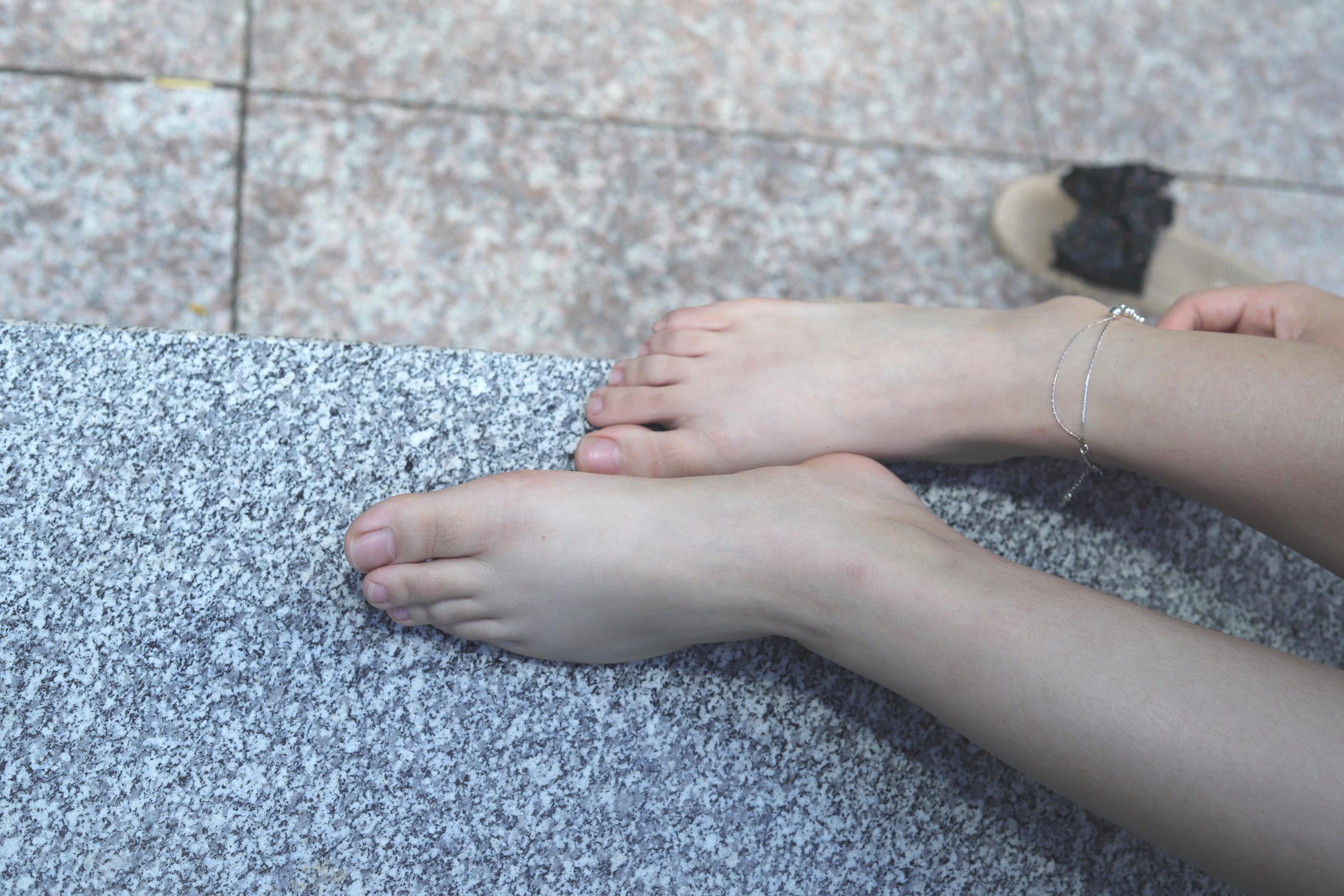 图片[14]-Pary摄影 NO.071 美女小敏公园展示38码超白嫩美脚[115P] – 速更版-美库