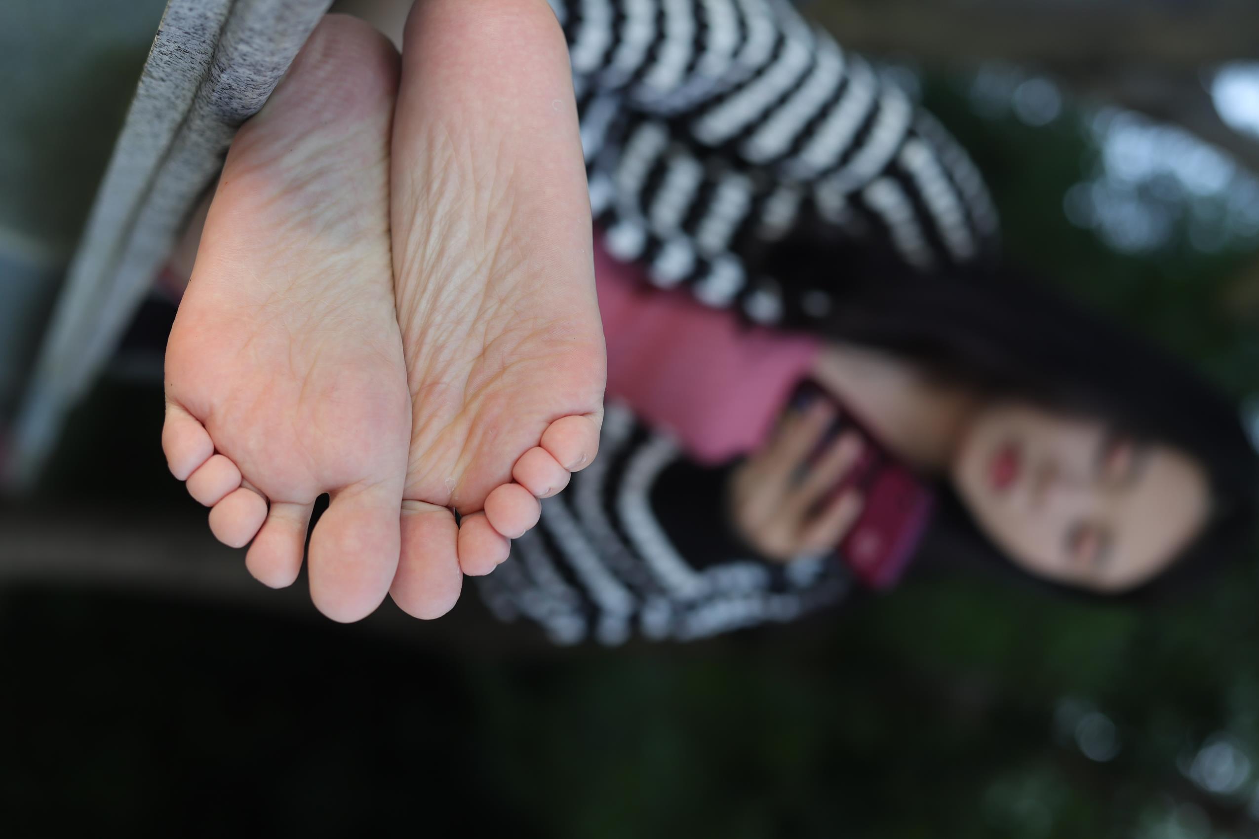 图片[87]-Pary摄影 NO.071 美女小敏公园展示38码超白嫩美脚[115P] – 速更版-美库