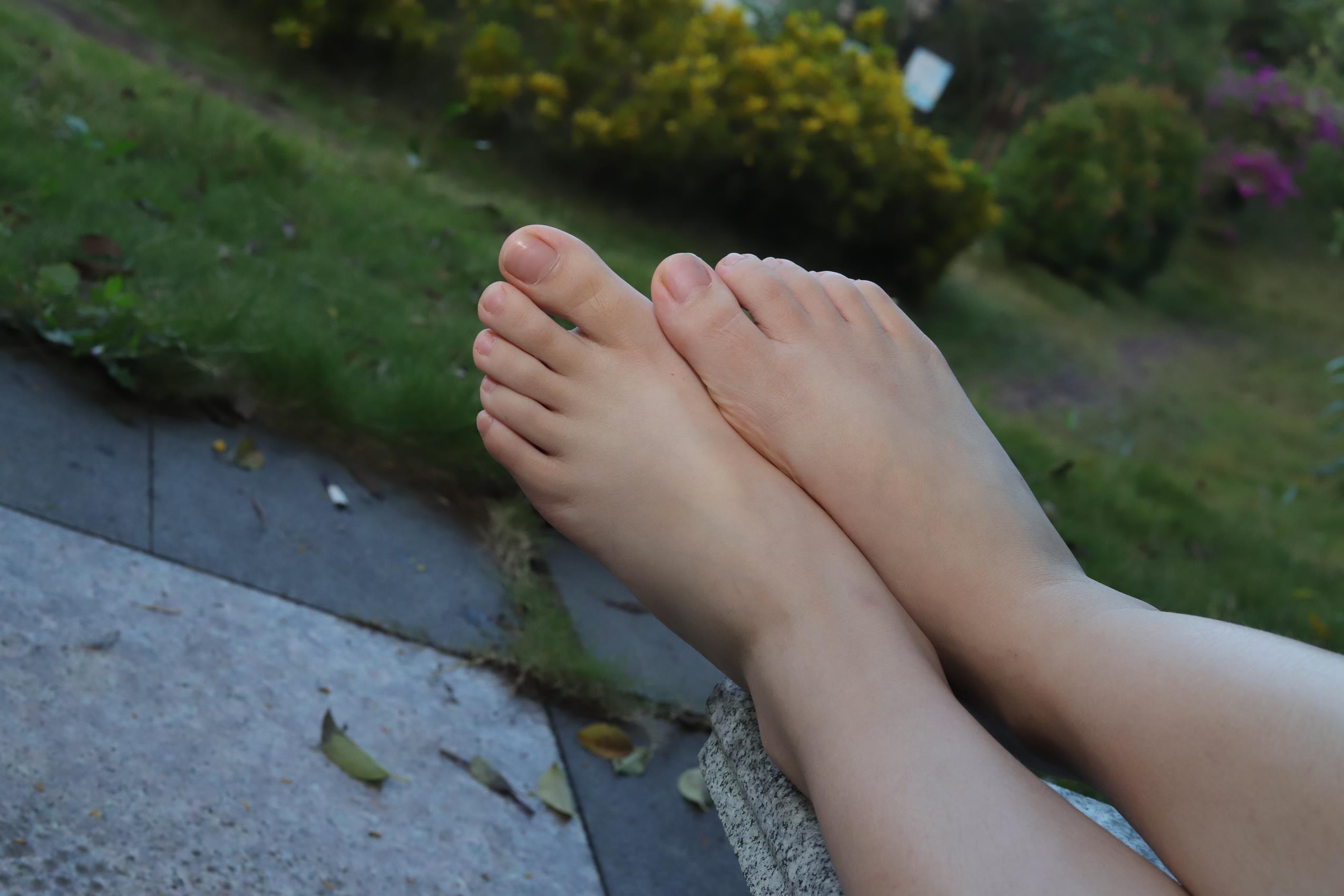 图片[95]-Pary摄影 NO.071 美女小敏公园展示38码超白嫩美脚[115P] – 速更版-美库