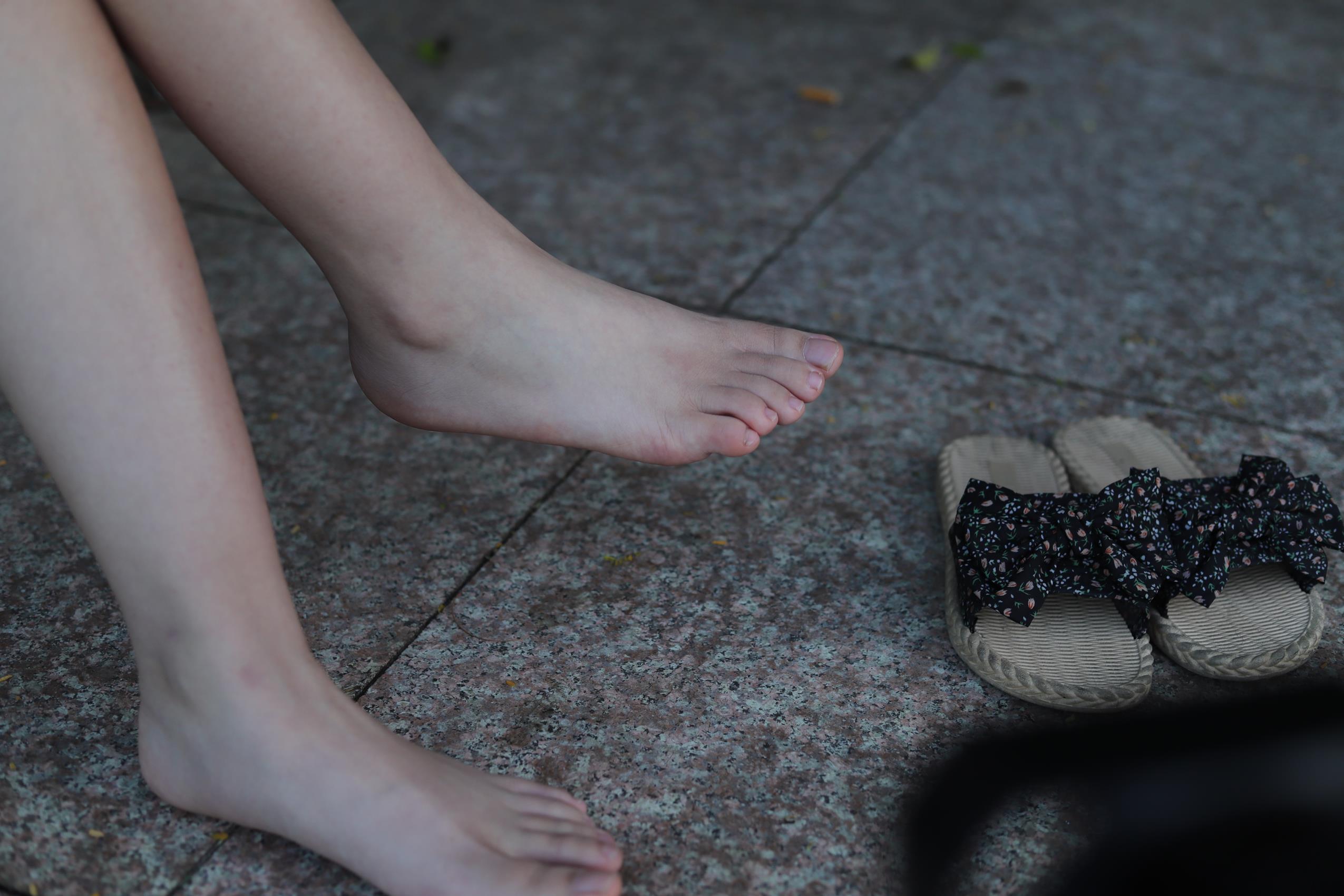 图片[99]-Pary摄影 NO.071 美女小敏公园展示38码超白嫩美脚[115P] – 速更版-美库