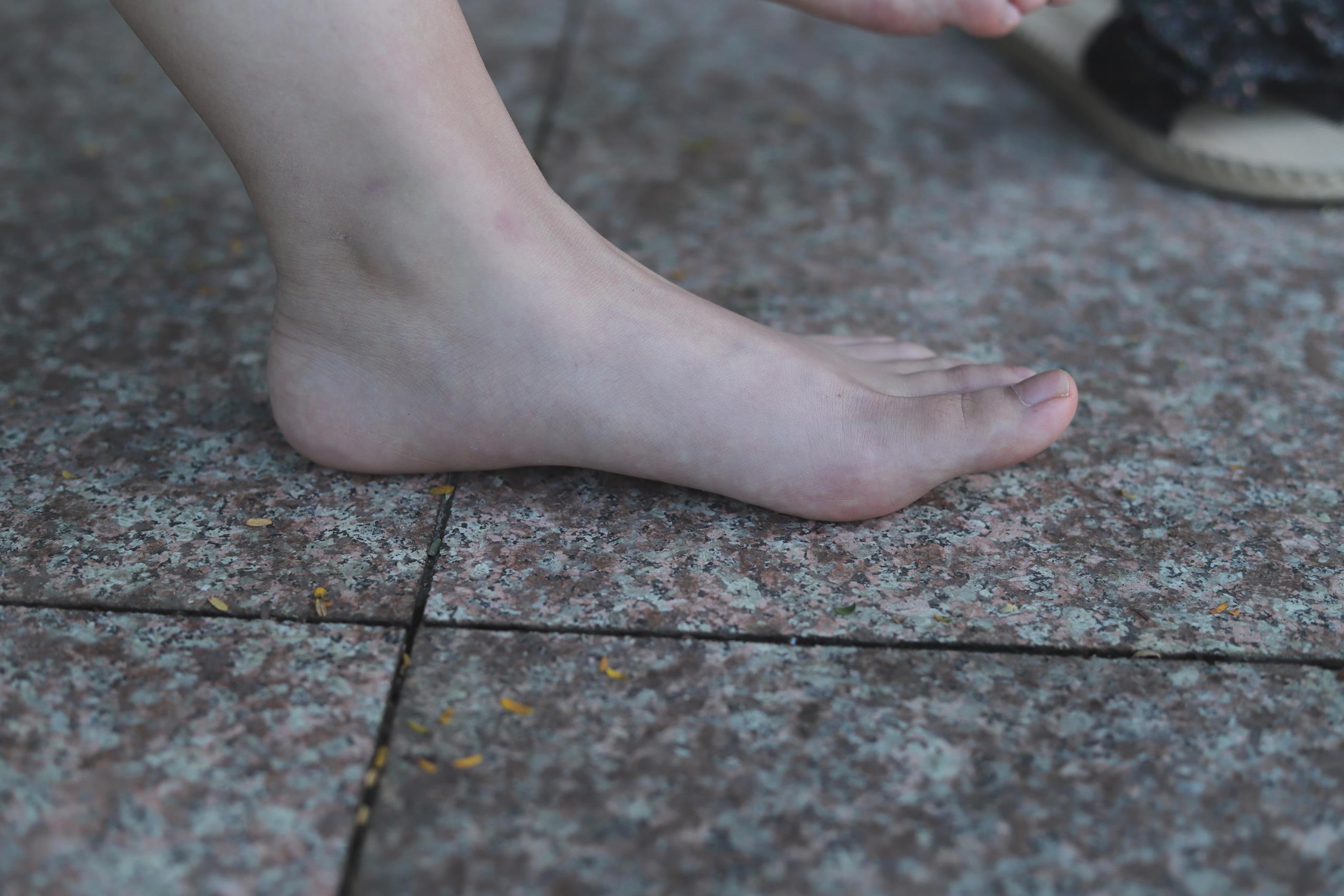 图片[106]-Pary摄影 NO.071 美女小敏公园展示38码超白嫩美脚[115P] – 速更版-美库