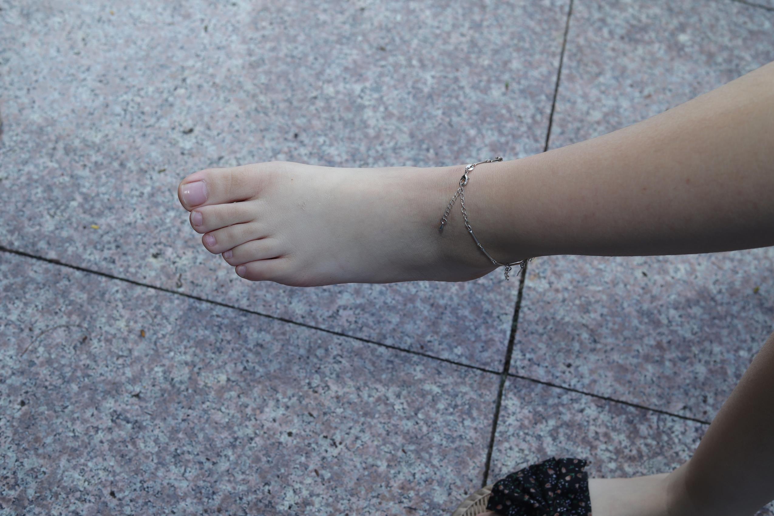 图片[109]-Pary摄影 NO.071 美女小敏公园展示38码超白嫩美脚[115P] – 速更版-美库