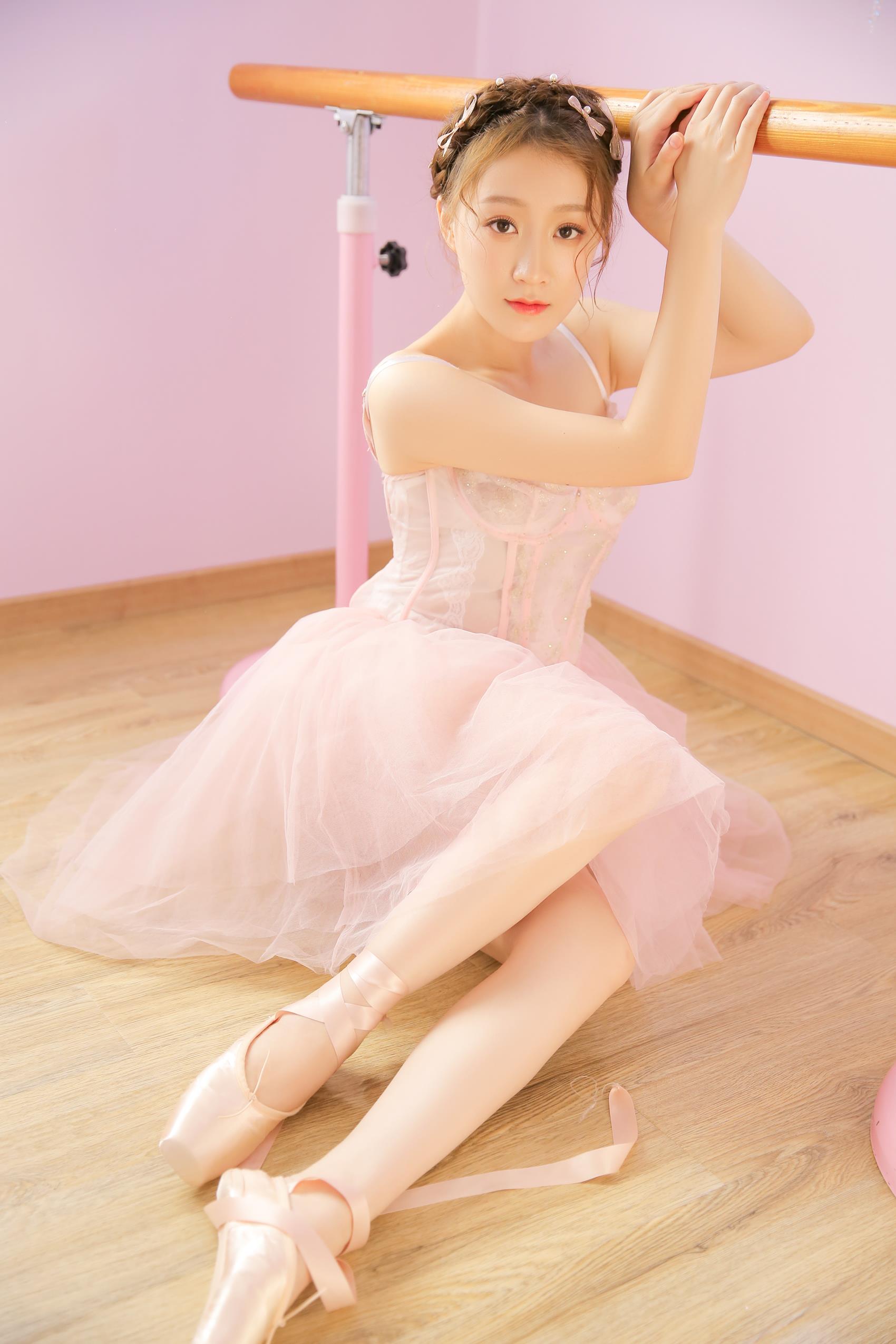 图片[18]-[YALAYI雅拉伊]2023.08.01 NO.1053 漠漠柔情[44+1P] – 速更版-美库