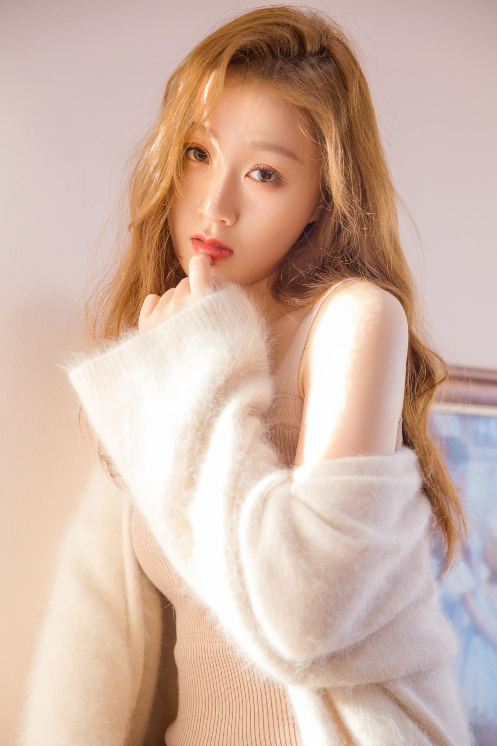 图片[42]-[YALAYI雅拉伊]2023.08.01 NO.1053 漠漠柔情[44+1P] – 速更版-美库