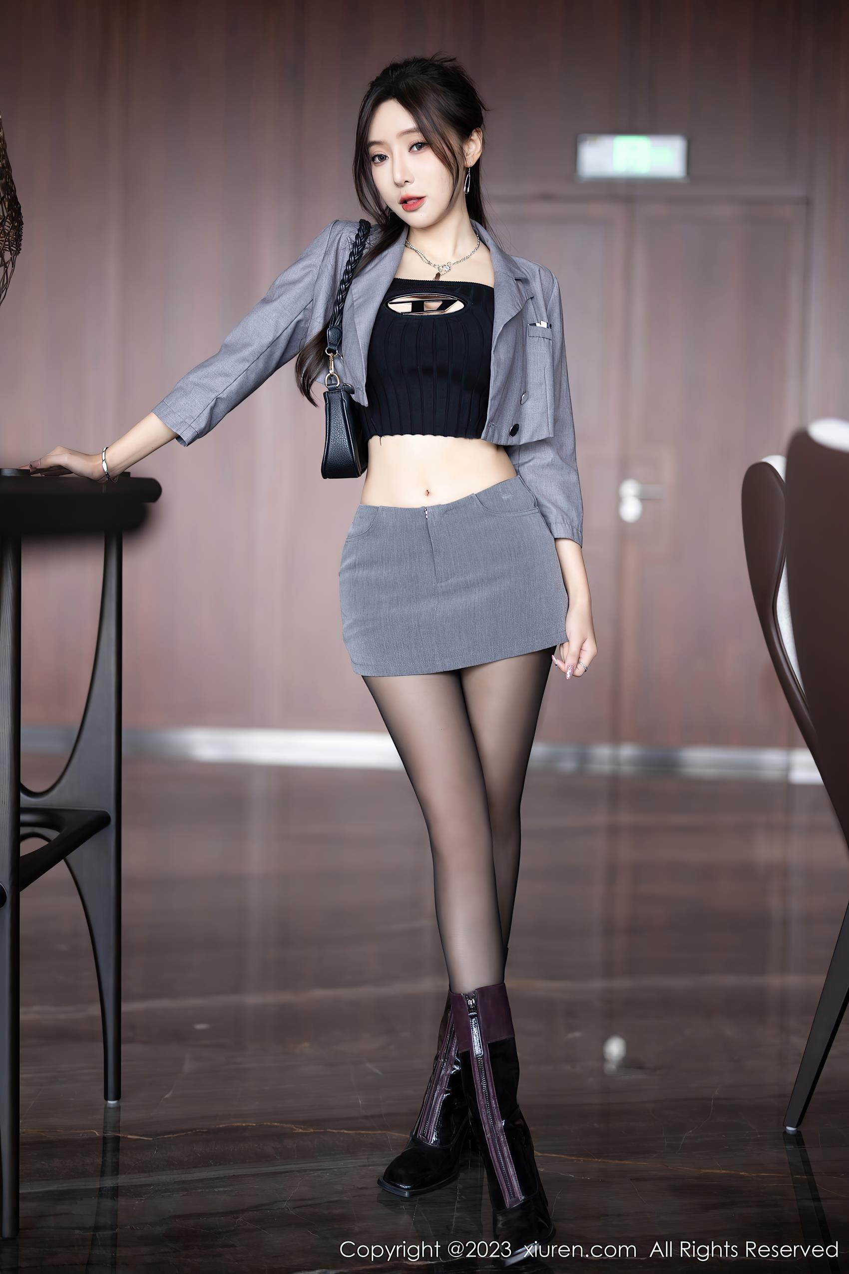 图片[31]-[Xiuren秀人网]2023.10.20 NO.7545 王馨瑶yanni 灰色短裙黑丝 [32+1P] – 速更版-美库