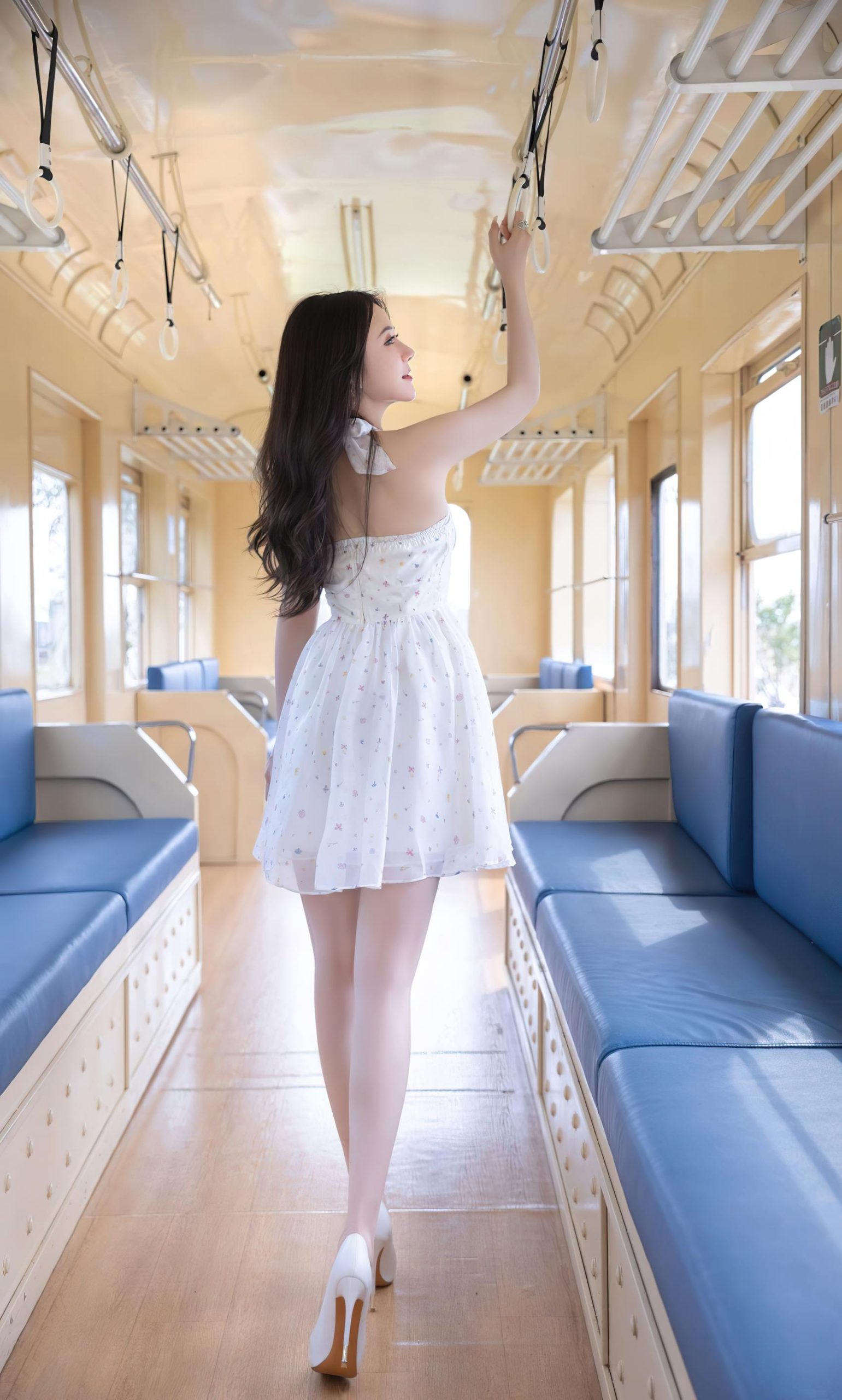 图片[20]-秀人名模鱼子酱Fish《风吹过想你的车站》写真[20P] – 速更版-美库