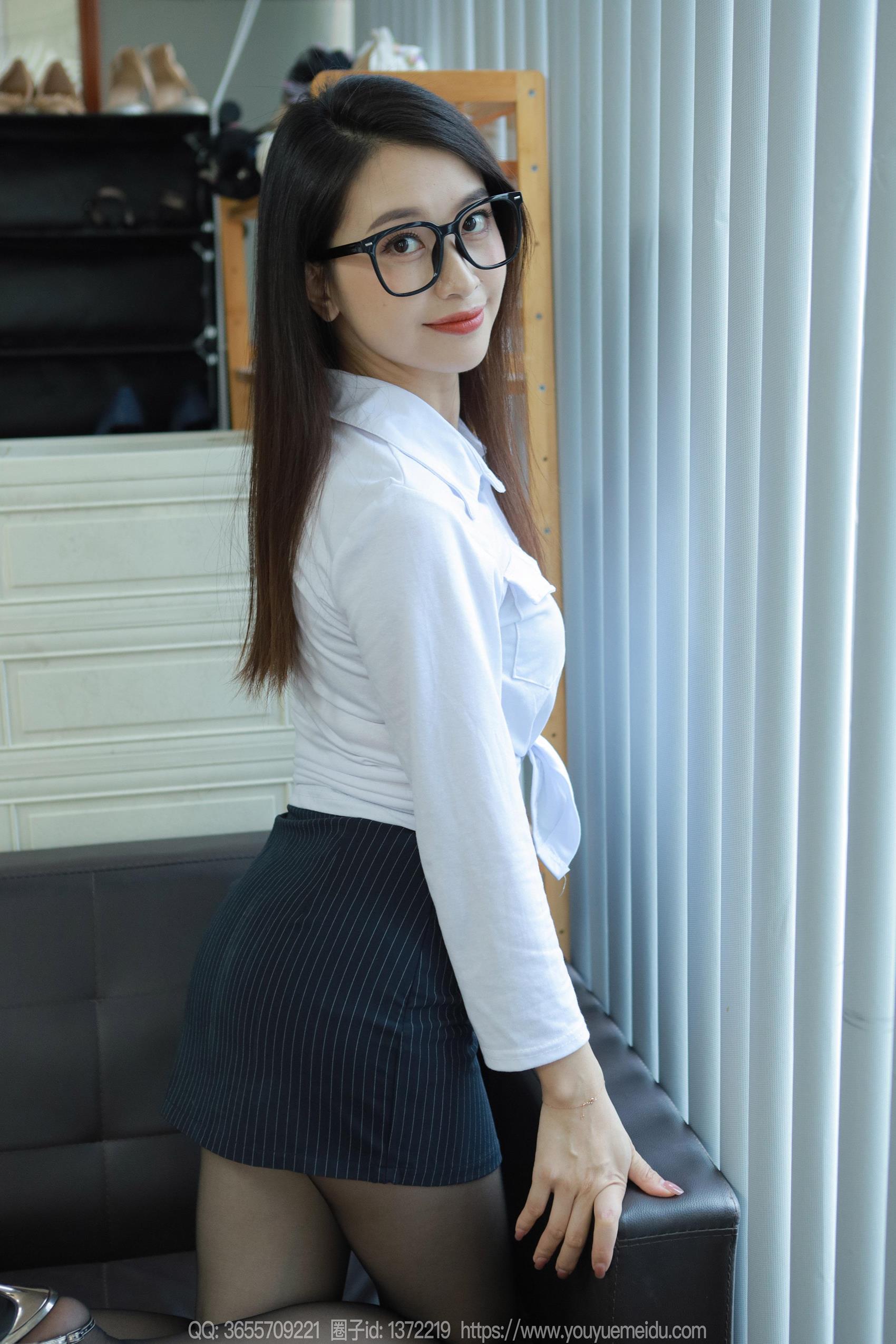 图片[71]-[IESS异思趣向] 2023.10.26 丝享家1569：小婕《迷人眼镜娘》[91P] – 速更版-美库